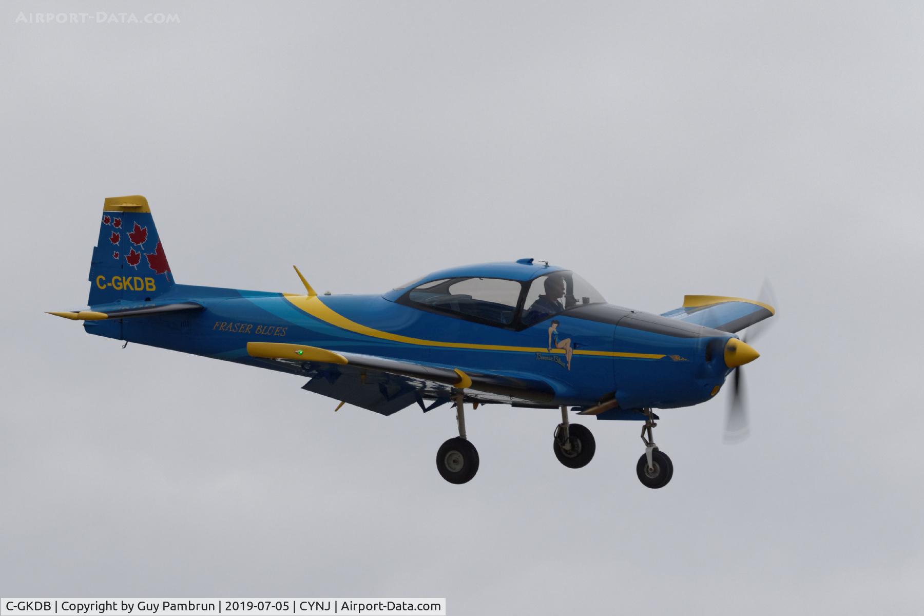 C-GKDB, 2002 Ryan Navion Stacey 3 (L-17) C/N 1240 (NAV-4-1240), Landing