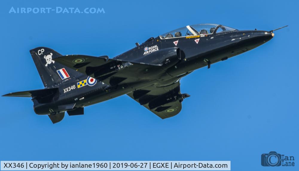 XX346, 1981 Hawker Siddeley Hawk T.1A C/N 195/312170, 100 squadron Hawk T1 approaching RAF Leeming