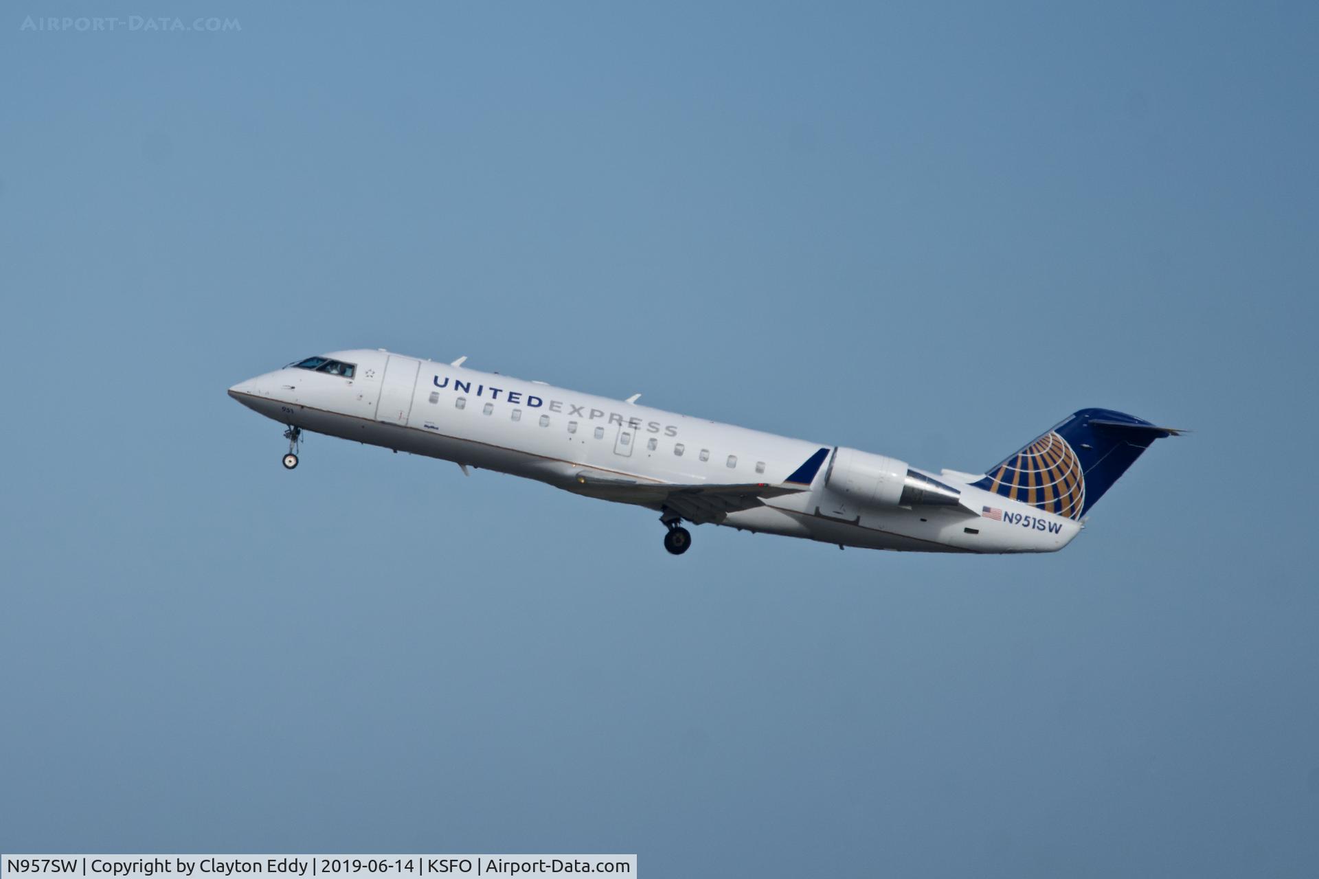 N957SW, 2003 Bombardier CRJ-200LR (CL-600-2B19) C/N 7829, Departing runway 01 SFO 2019.