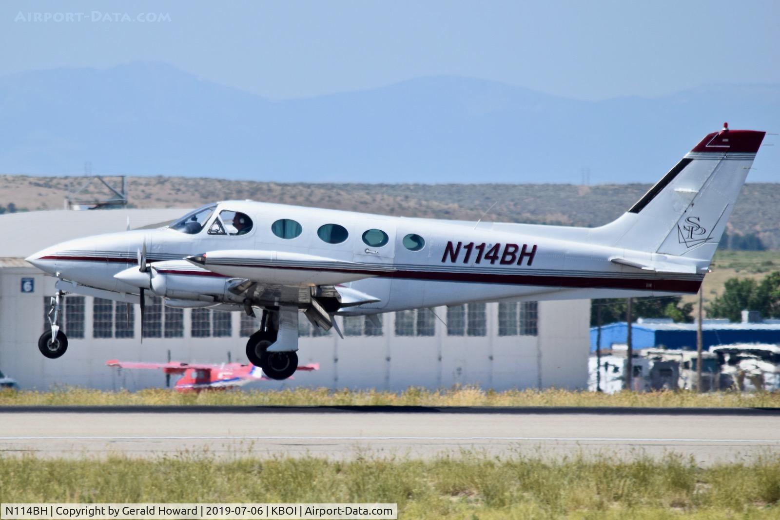 N114BH, 1981 Cessna 340A C/N 340A1230, Landing RWY 10R.