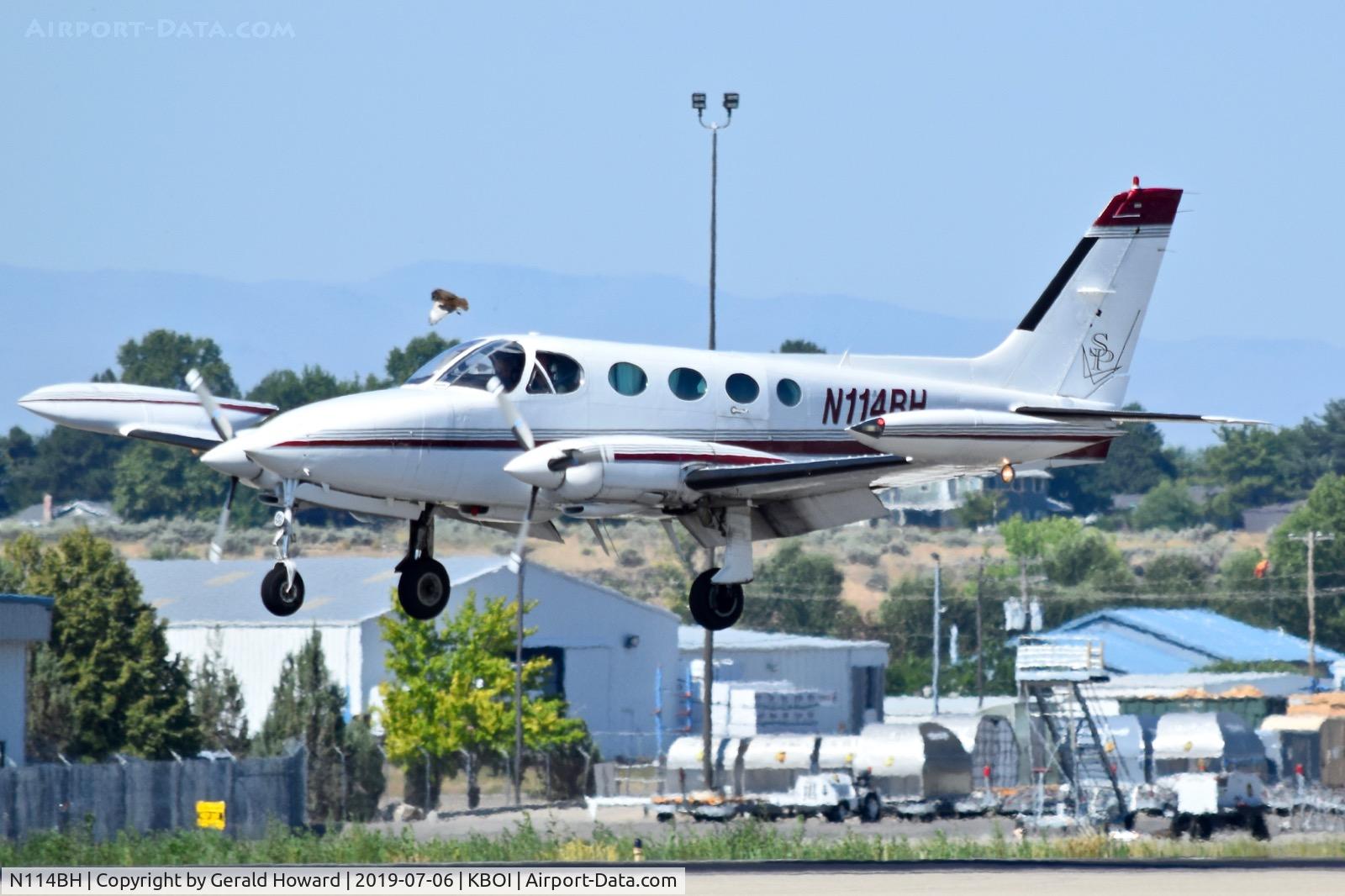 N114BH, 1981 Cessna 340A C/N 340A1230, Landing RWY 10R.