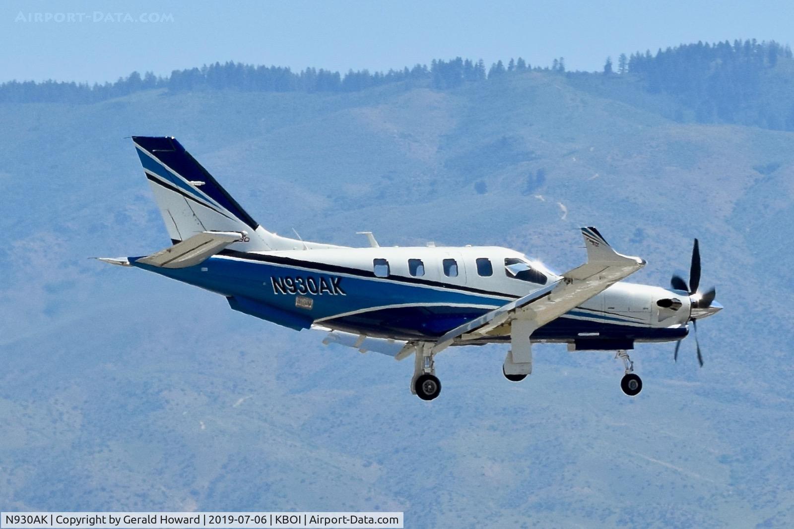N930AK, 2016 Socata TBM-930 C/N 1121, Landing RWY 10R.