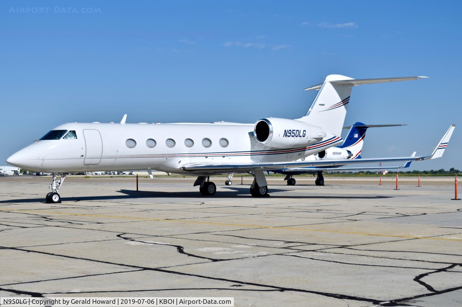 N950LG, 2001 Gulfstream Aerospace G-IV C/N 1441, Parked on the sough GA ramp.