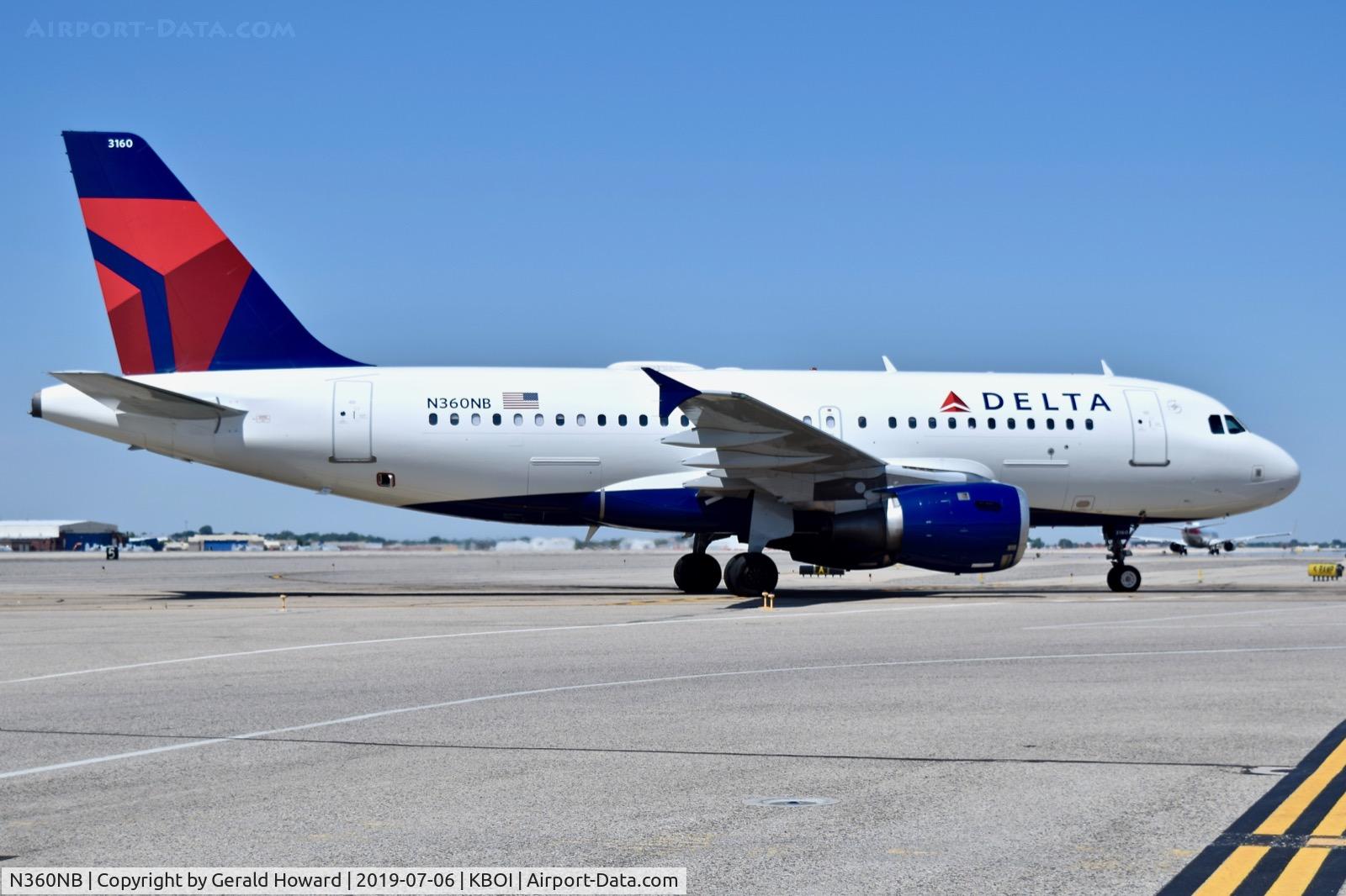 N360NB, 2003 Airbus A319-114 C/N 1959, Taxiing to the gate.