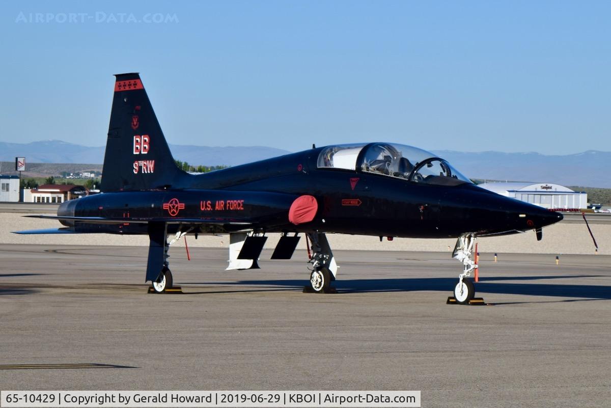 65-10429, 1965 Northrop T-38A-60-NO Talon C/N N.5848, Parked on north GA ramp. 9th Reconnaissance Wing, Beale AFB, CA.