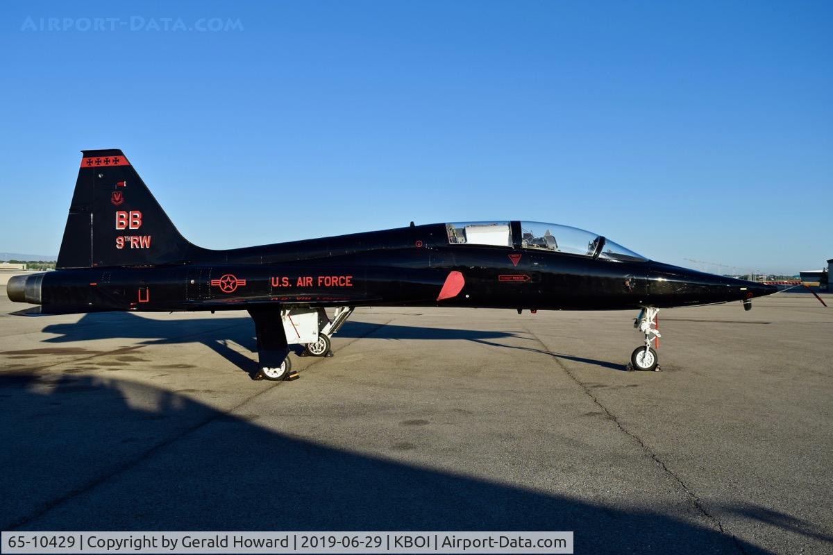65-10429, 1965 Northrop T-38A-60-NO Talon C/N N.5848, Parked on north GA ramp. 9th Reconnaissance Wing, Beale AFB, CA.