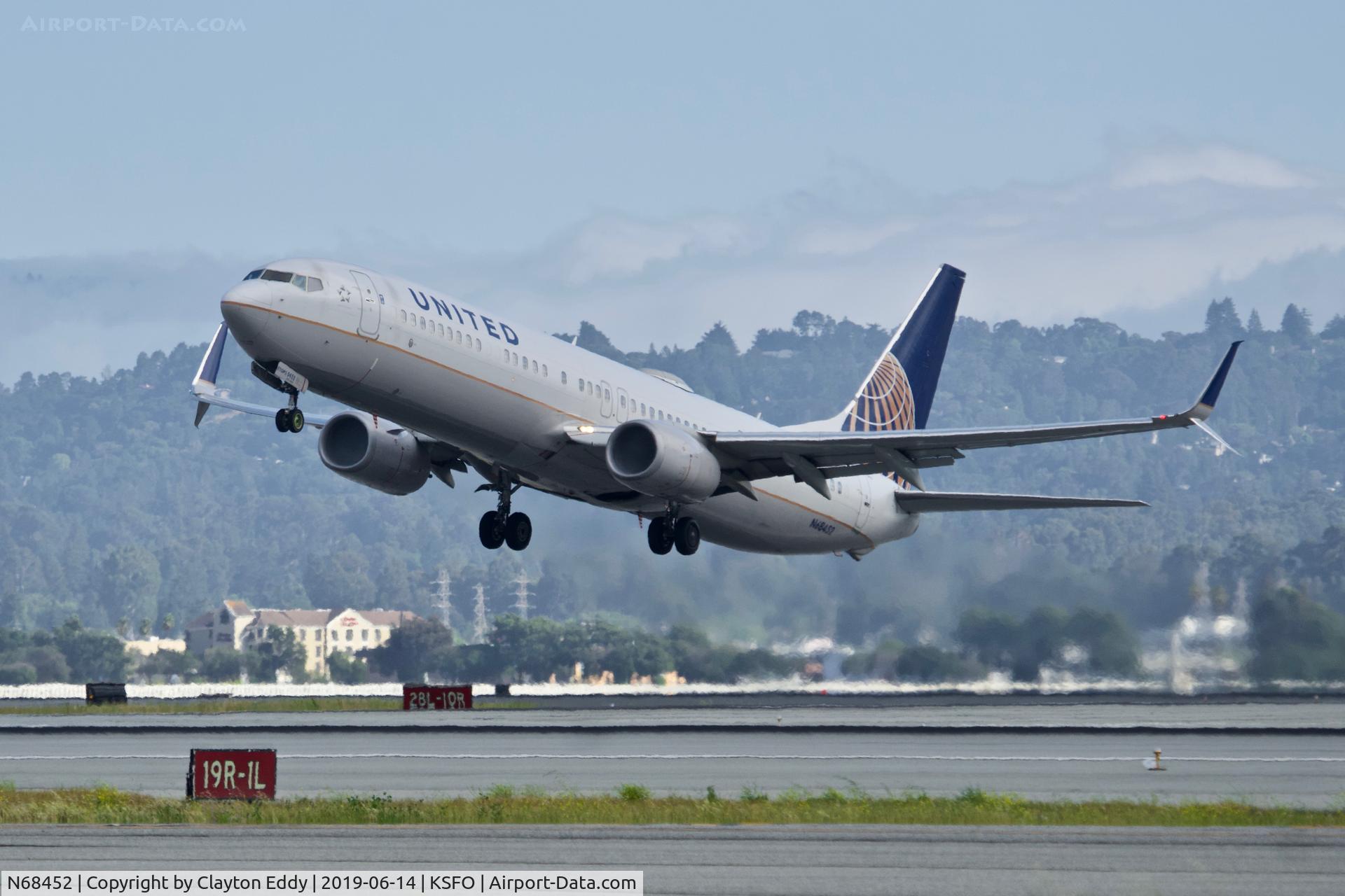 N68452, 2012 Boeing 737-924/ER C/N 40005, Departing runway 01 SFO 2019.