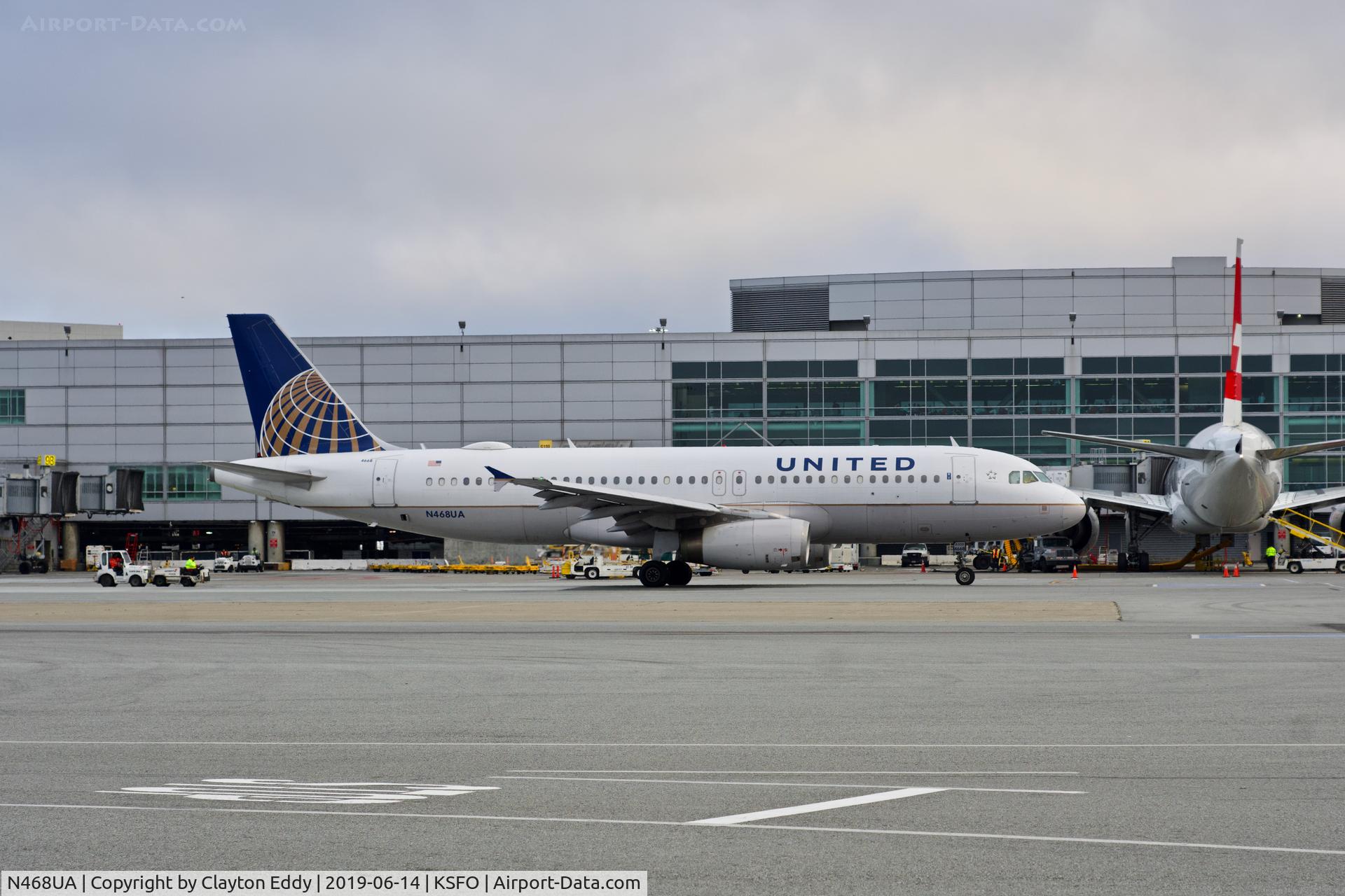 N468UA, 2000 Airbus A320-232 C/N 1363, SFO 2019.