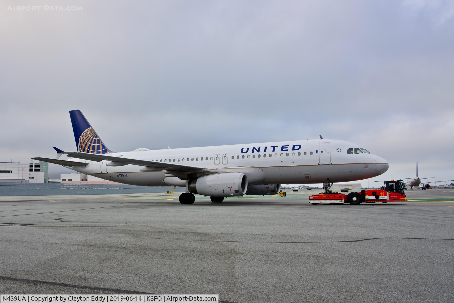 N439UA, 1997 Airbus A320-232 C/N 683, SFO 2019.