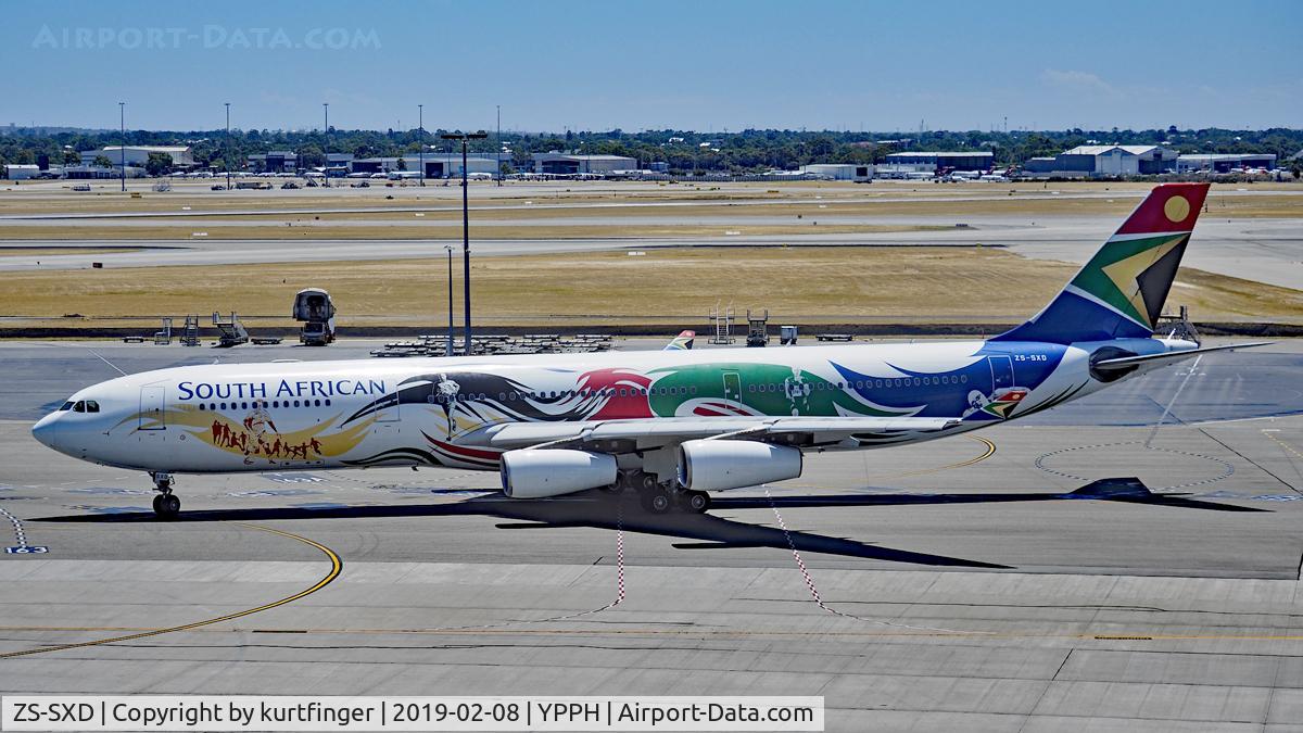 ZS-SXD, 2004 Airbus A340-313X C/N 643, Airbus A340-313. SAA ZS-SXD, international terminal YPPH 08/02/19.