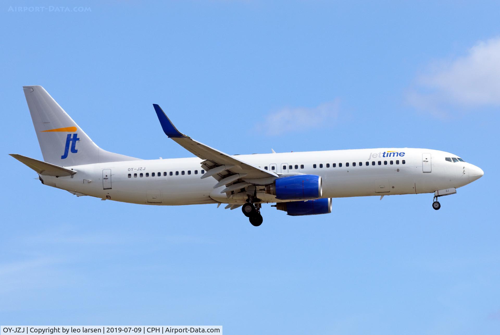 OY-JZJ, 2003 Boeing 737-82R C/N 30658, Copenhagen 9.7.2019 L/D R-22L