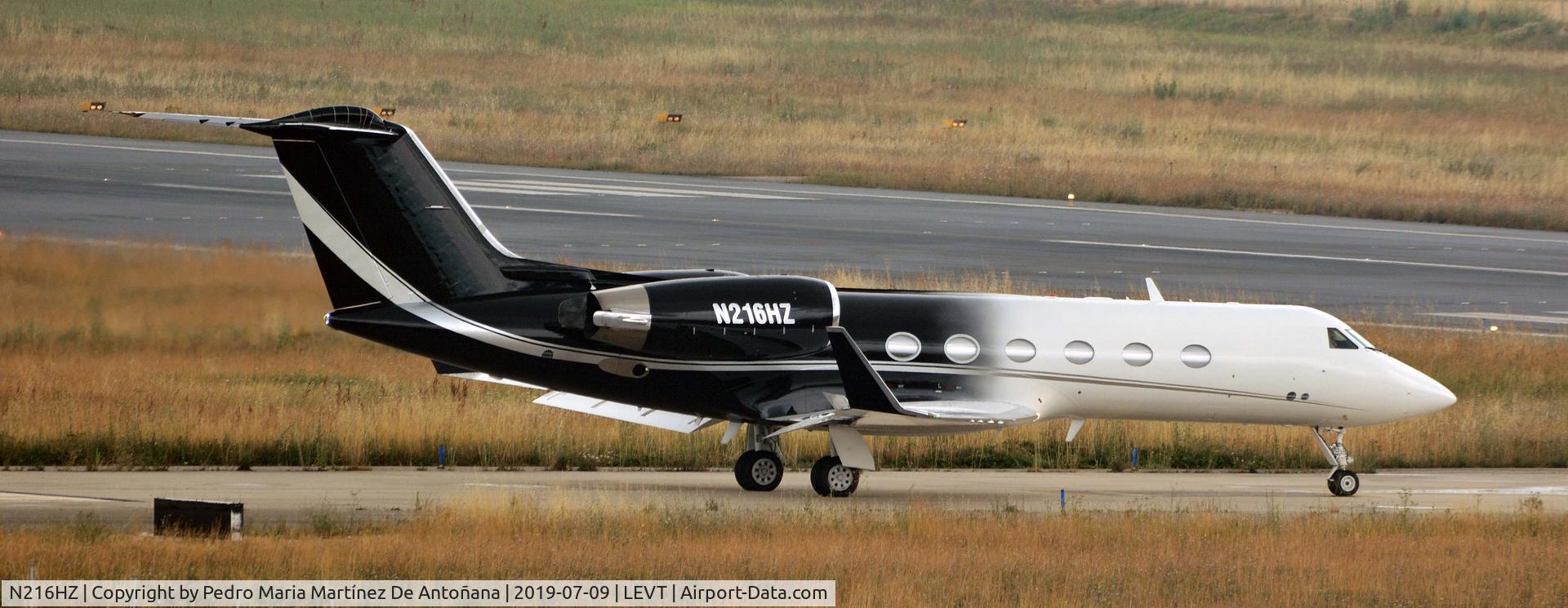 N216HZ, 1990 Gulfstream Aerospace G-IV C/N 1147, Aeropuerto de Foronda - Vitoria-Gasteiz - Euskadi - España