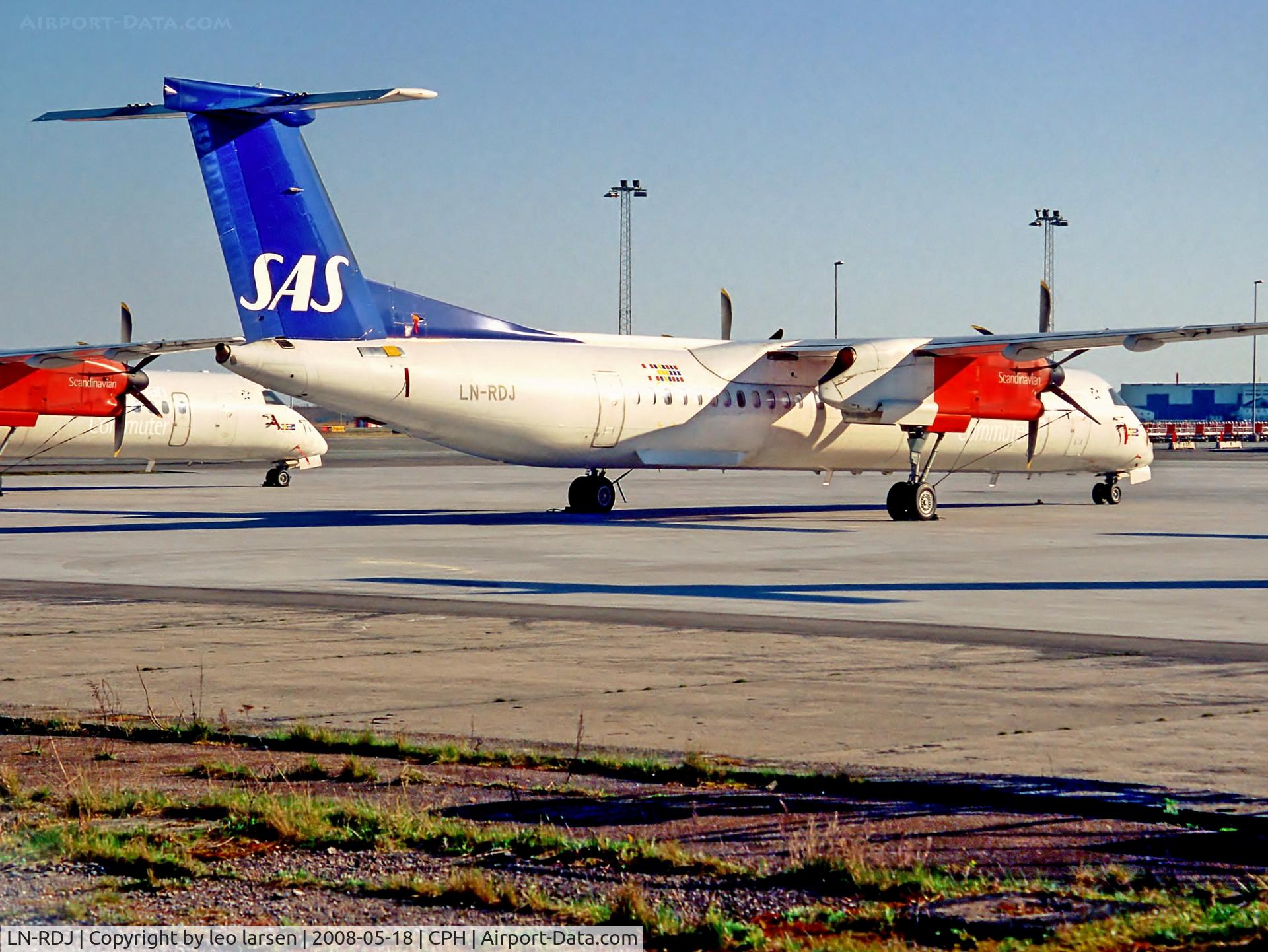 LN-RDJ, 1999 De Havilland Canada DHC-8-402Q Dash 8 C/N 4010, Copenhagen 18.5.2008.WFU