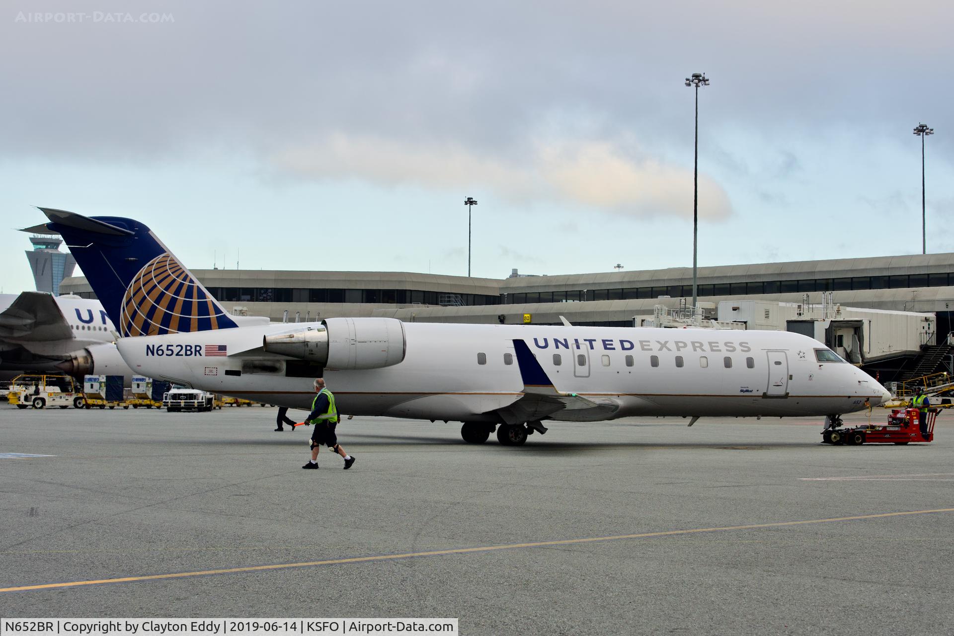 N652BR, 2000 Bombardier CRJ-200ER (CL-600-2B19) C/N 7429, SFO 2019.