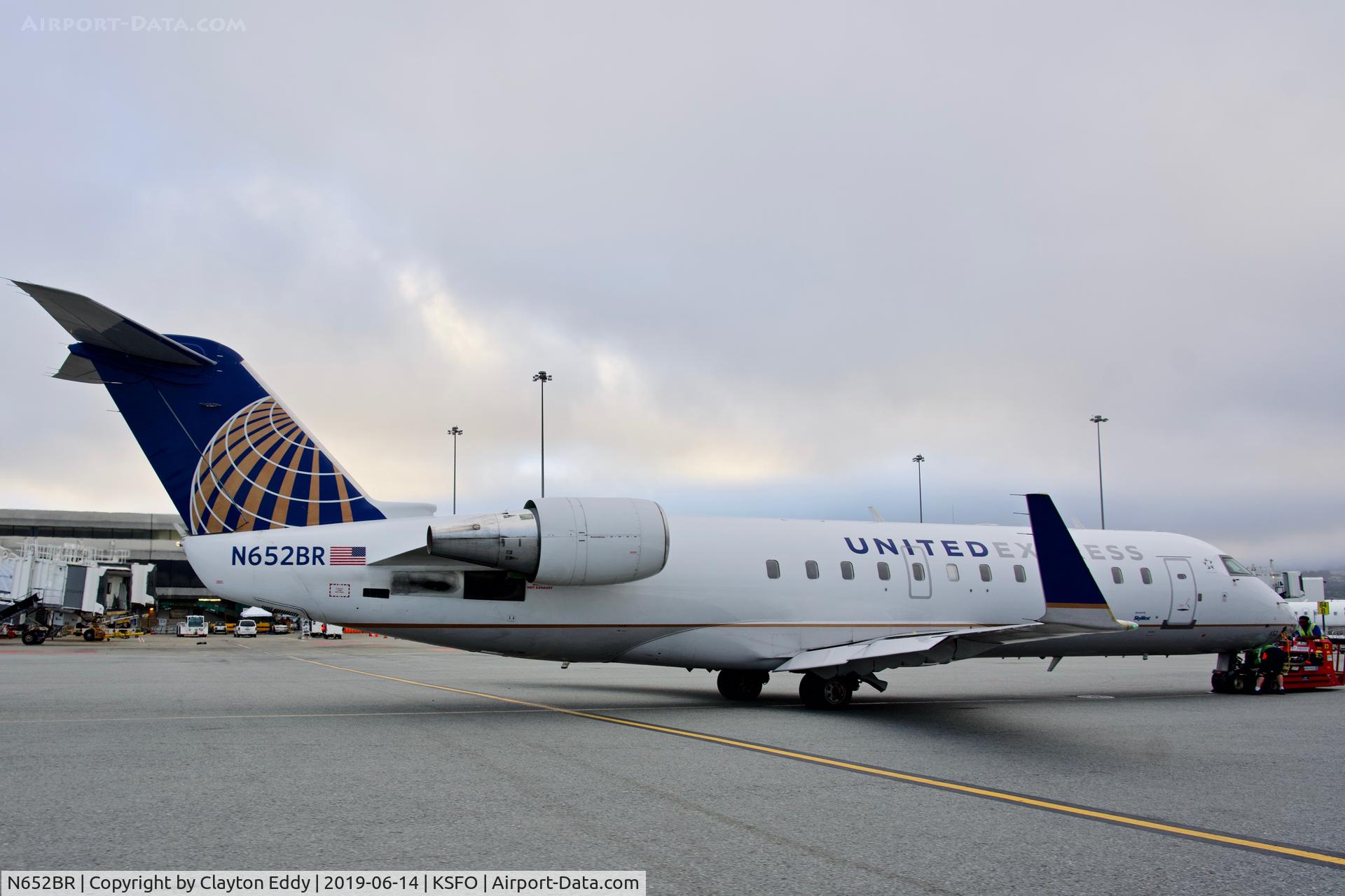 N652BR, 2000 Bombardier CRJ-200ER (CL-600-2B19) C/N 7429, SFO 2019.