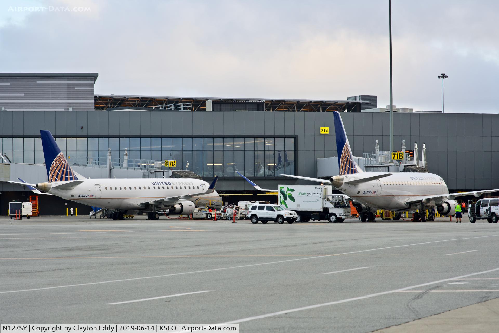N127SY, 2014 Embraer 175LR (ERJ-170-200LR) C/N 17000441, SFO 2019.