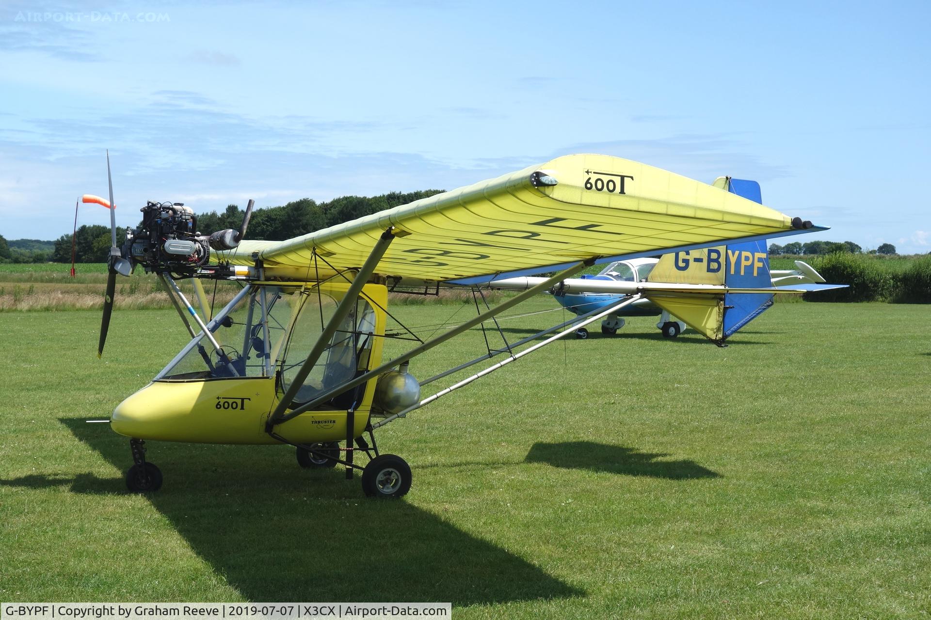 G-BYPF, 1999 Thruster Sprint T600N C/N 9089-T600N-034, Parked at Northrepps.