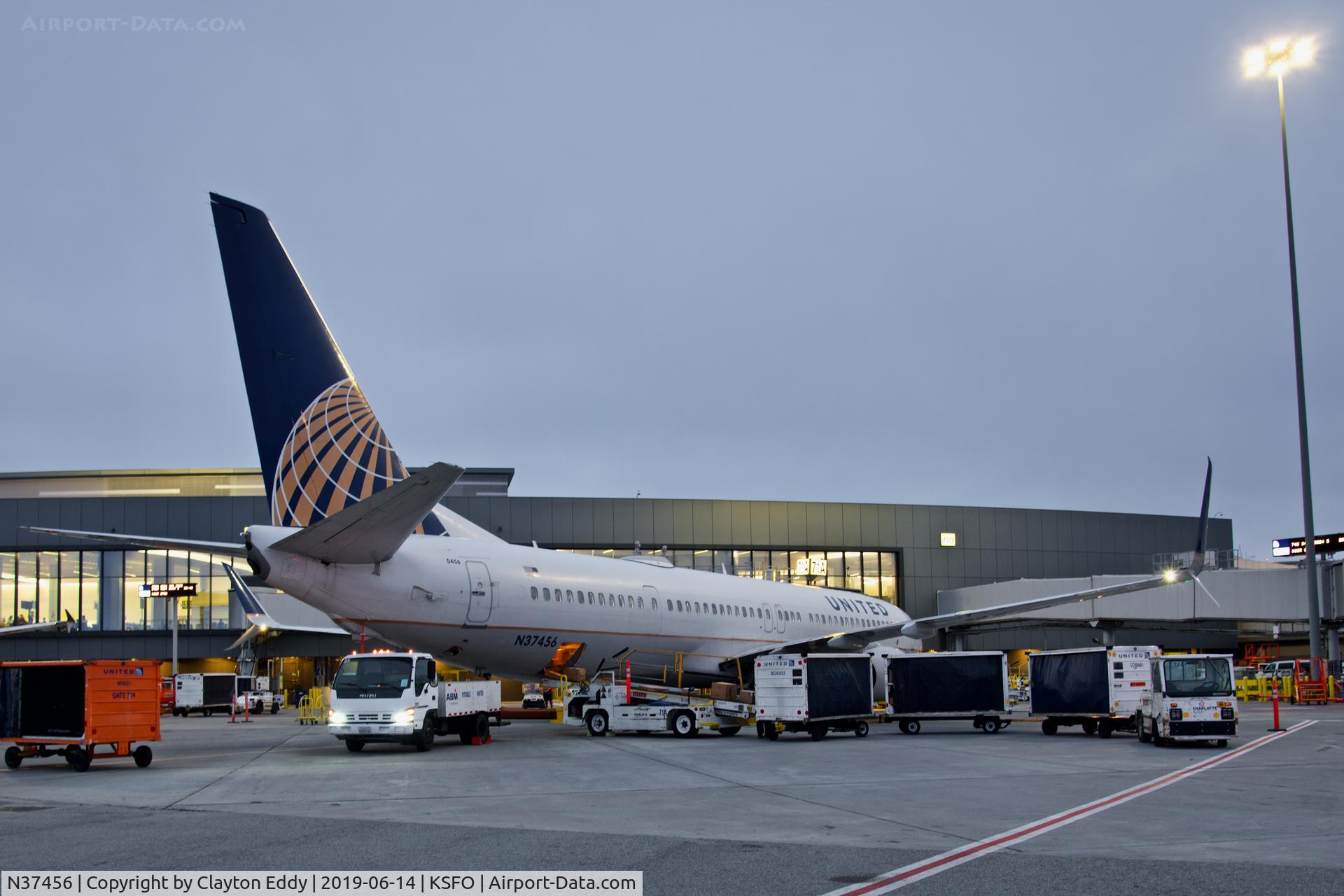 N37456, 2012 Boeing 737-924/ER C/N 37205, SFO 2019.
