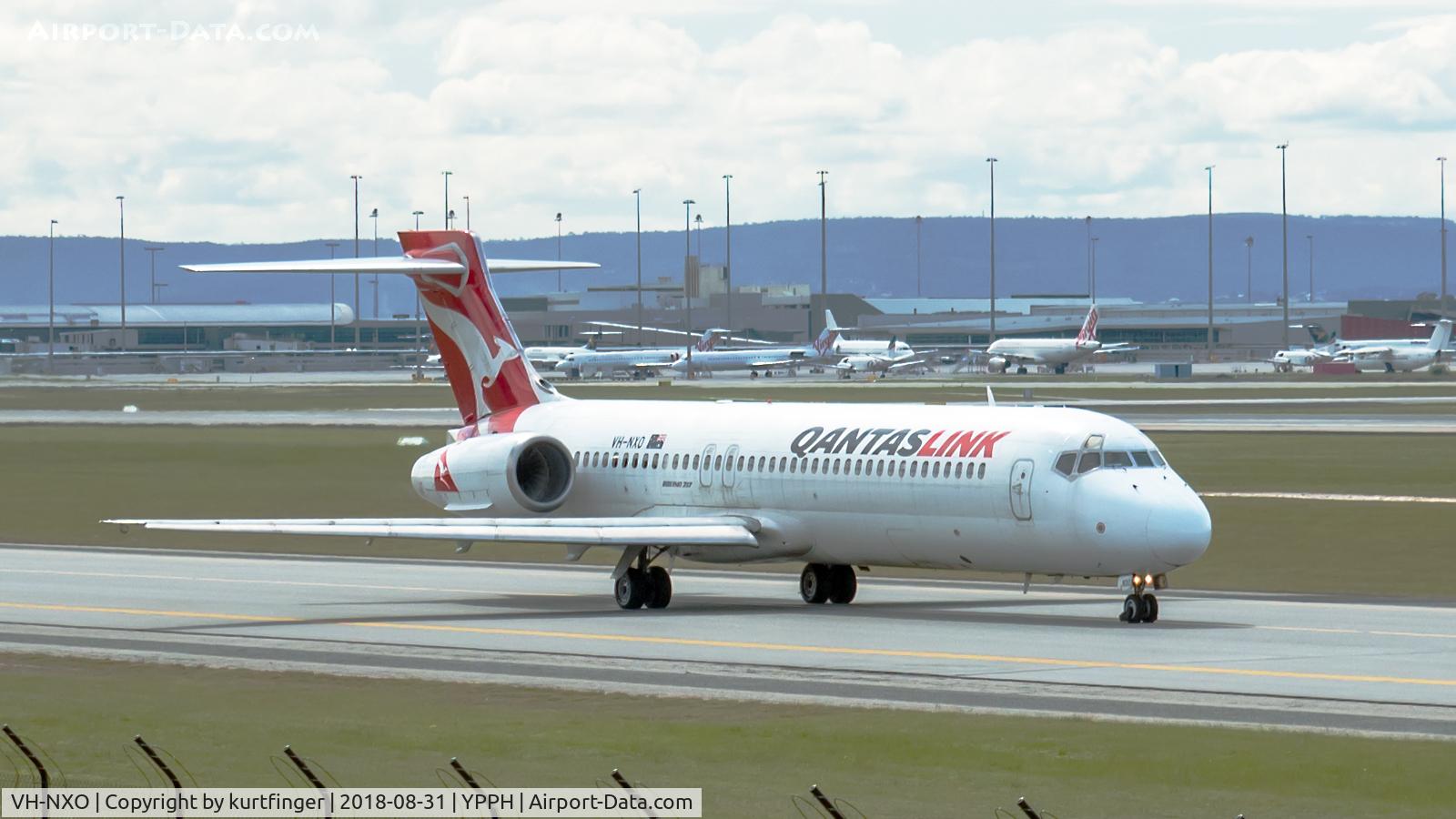 VH-NXO, 2001 Boeing 717-231 C/N 55096, Boeing 717-231 Qantaslink VH-NXO heading for runway 03 YPPH 31/08/18.