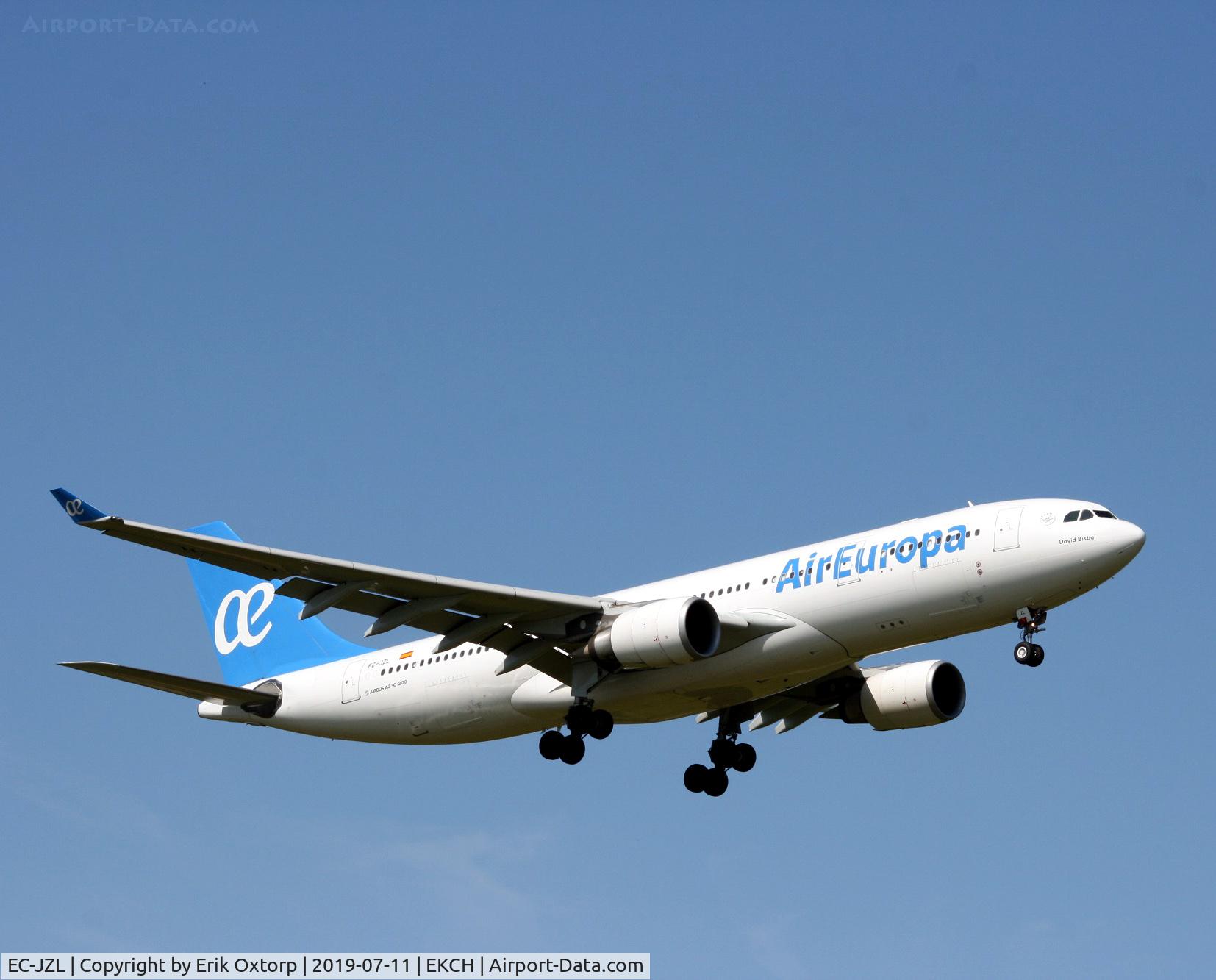 EC-JZL, 2007 Airbus A330-202 C/N 814, EC-JZL landing rw 04L