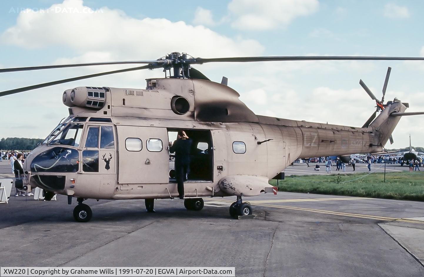 XW220, 1971 Westland Puma HC.1 C/N 1148, Westland Puma HC1 XW220/CZ 33 Sqd RAF, Fairford 20/7/91