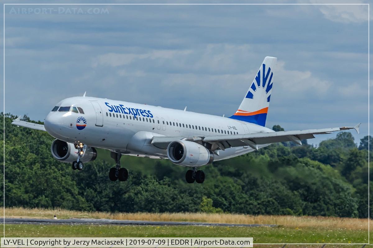 LY-VEL, 2003 Airbus A320-232 C/N 1998, Airbus A320-232