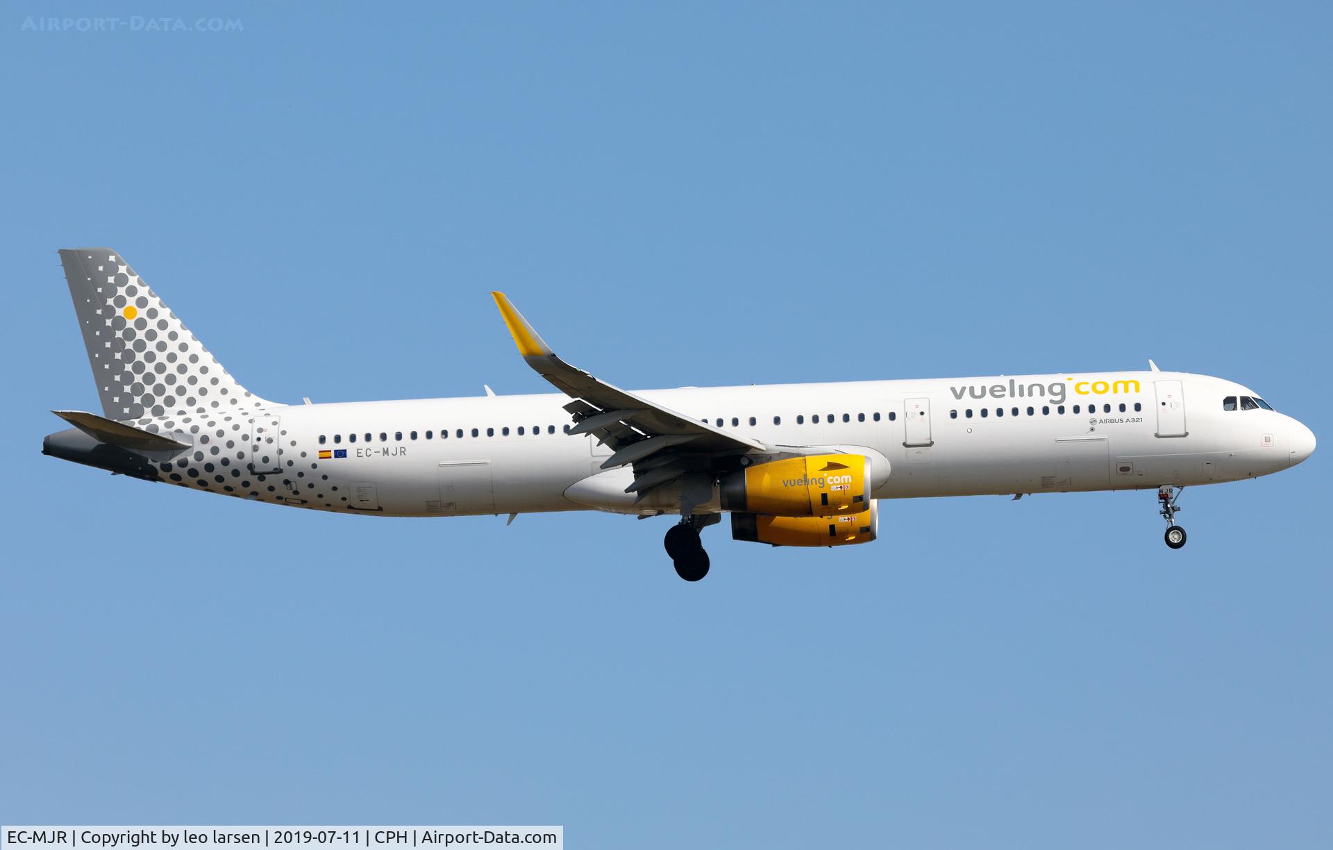 EC-MJR, 2016 Airbus A321-231 C/N 6933, Copenhagen 11.7.2019
