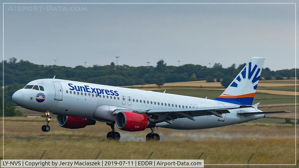 LY-NVS, 2002 Airbus A320-214 C/N 1757, Airbus 320 -200
