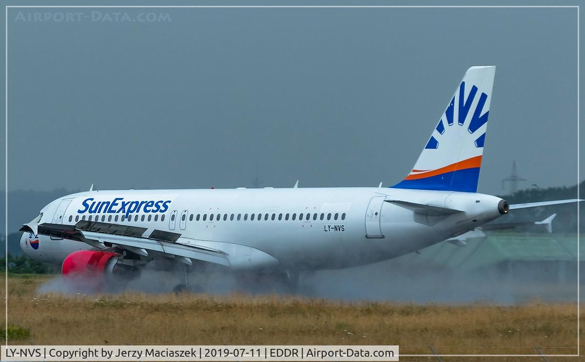LY-NVS, 2002 Airbus A320-214 C/N 1757, Airbus 320-200