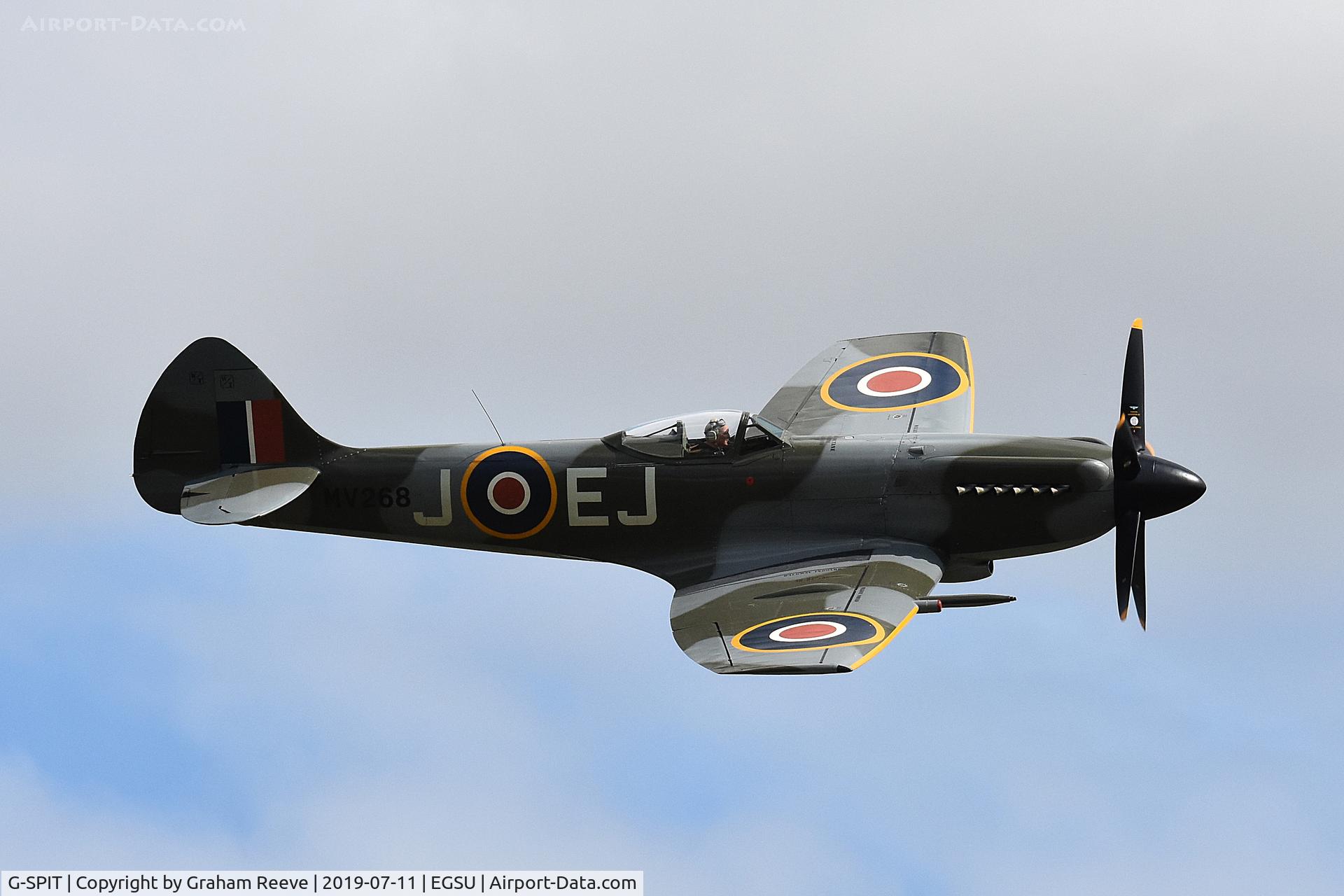 G-SPIT, 1944 Supermarine 379 Spitfire FR.XIV C/N 6S/649205, Displaying at Duxford.