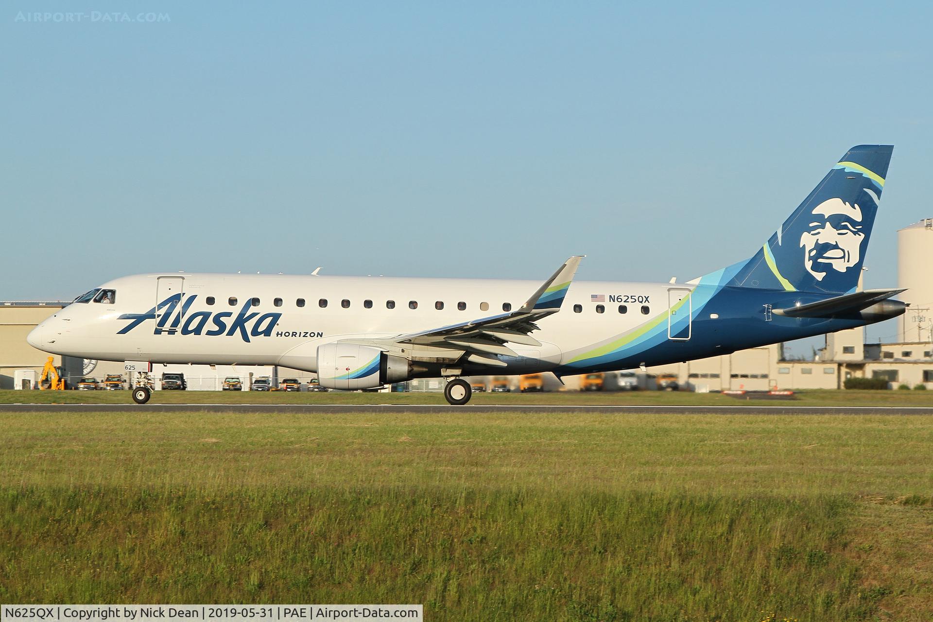 N625QX, 2017 Embraer 175LR (ERJ-170-200LR) C/N 17000658, PAE/KPAE