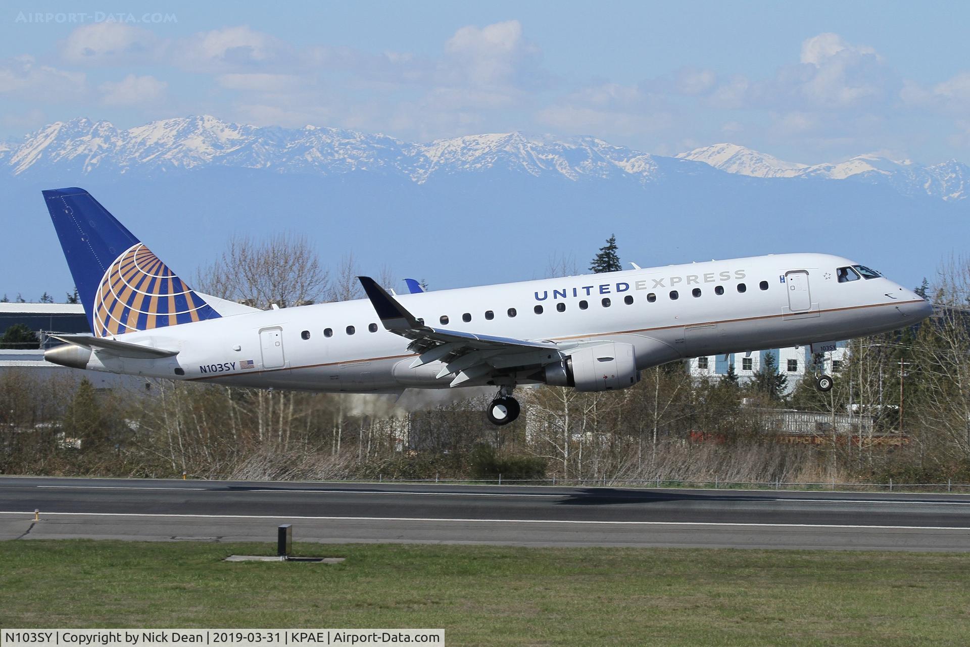 N103SY, 2014 Embraer 175LR (ERJ-170-200LR) C/N 17000390, Arrival of the first scheduled United flight in the modern era.