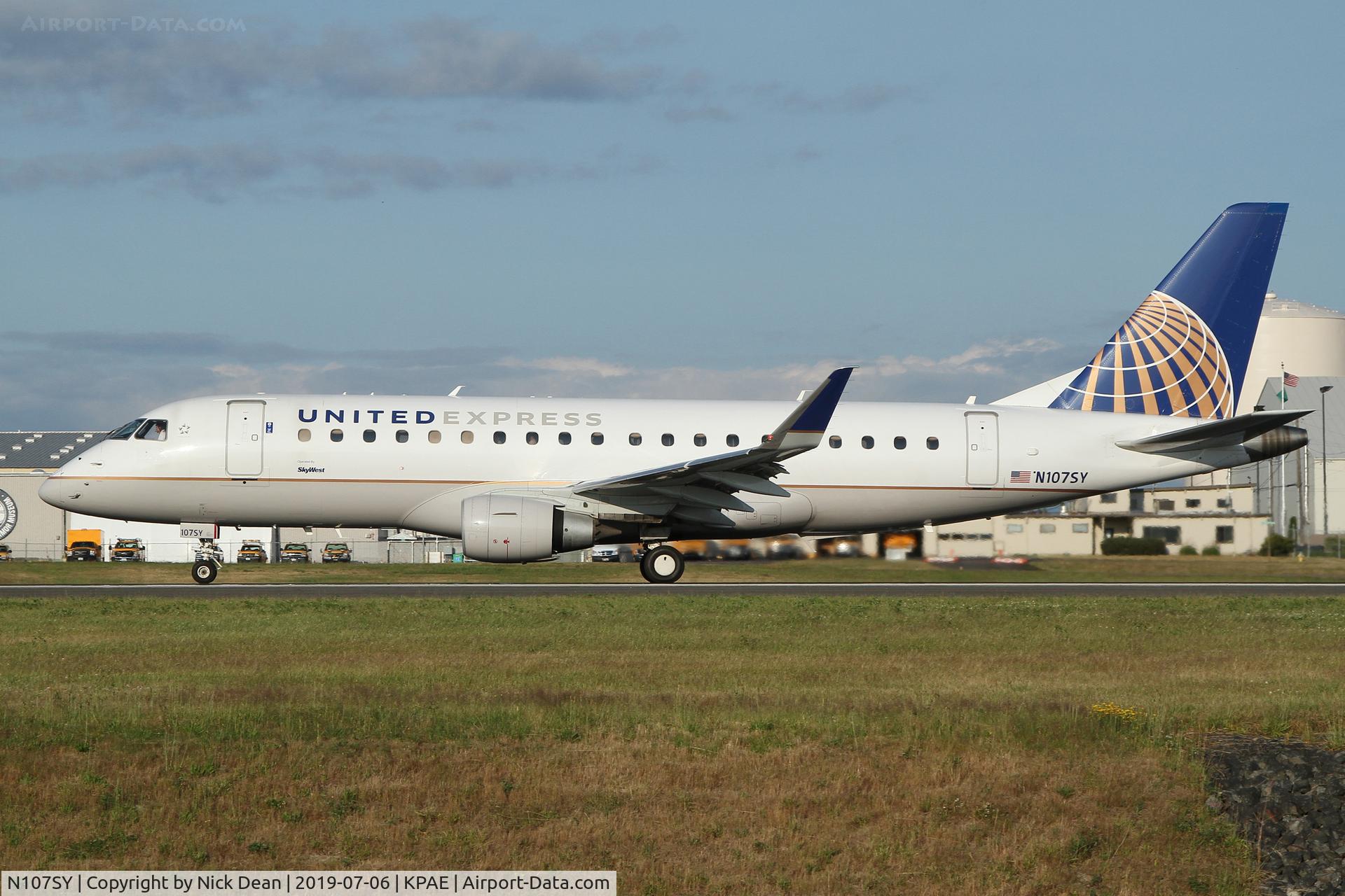 N107SY, 2014 Embraer 175LR (ERJ-170-200LR) C/N 17000400, PAE/KPAE