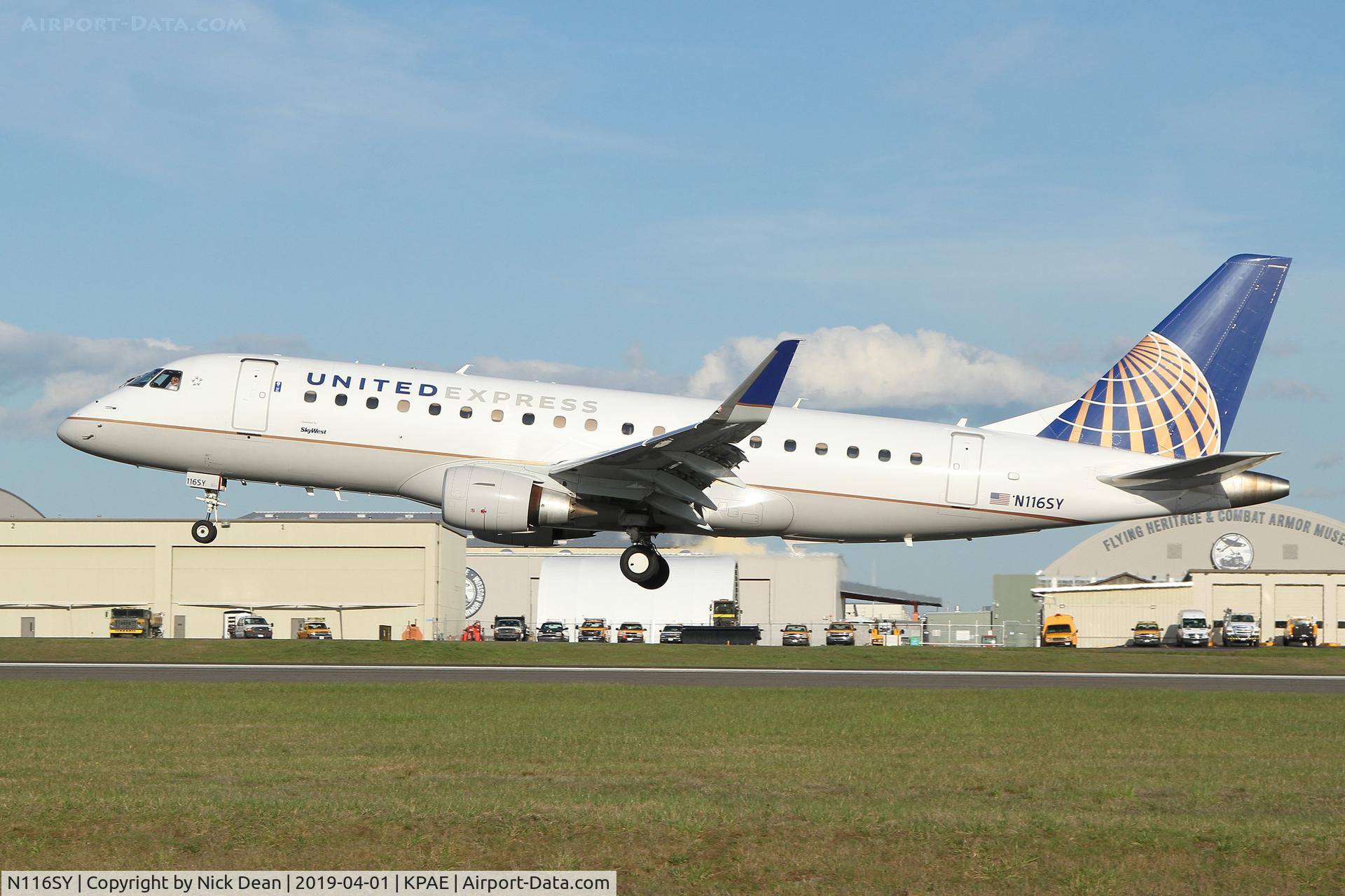 N116SY, 2014 Embraer 175LR (ERJ-170-200LR) C/N 17000411, PAE/KPAE