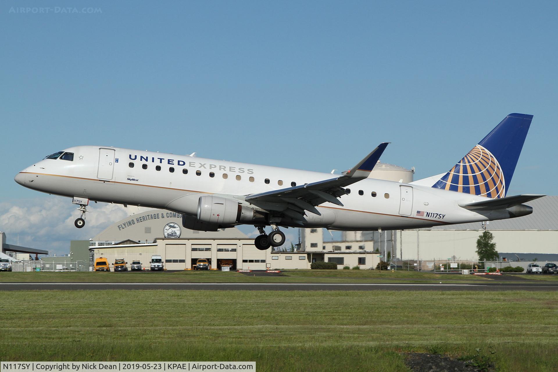 N117SY, 2014 Embraer 175LR (ERJ-170-200LR) C/N 17000416, PAE/KPAE