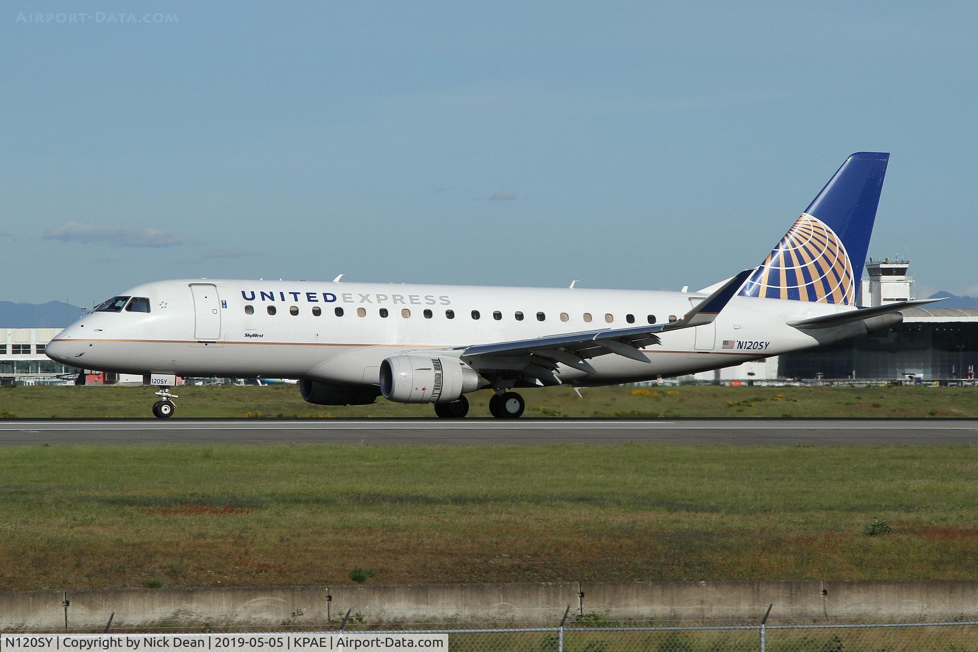N120SY, 2014 Embraer 175LR (ERJ-170-200LR) C/N 17000425, PAE/KPAE