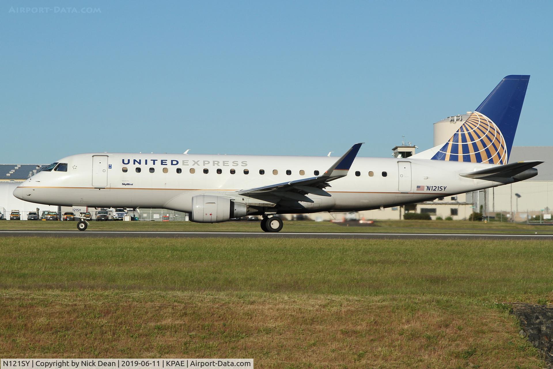 N121SY, 2014 Embraer 175LR (ERJ-170-200LR) C/N 17000430, PAE/KPAE