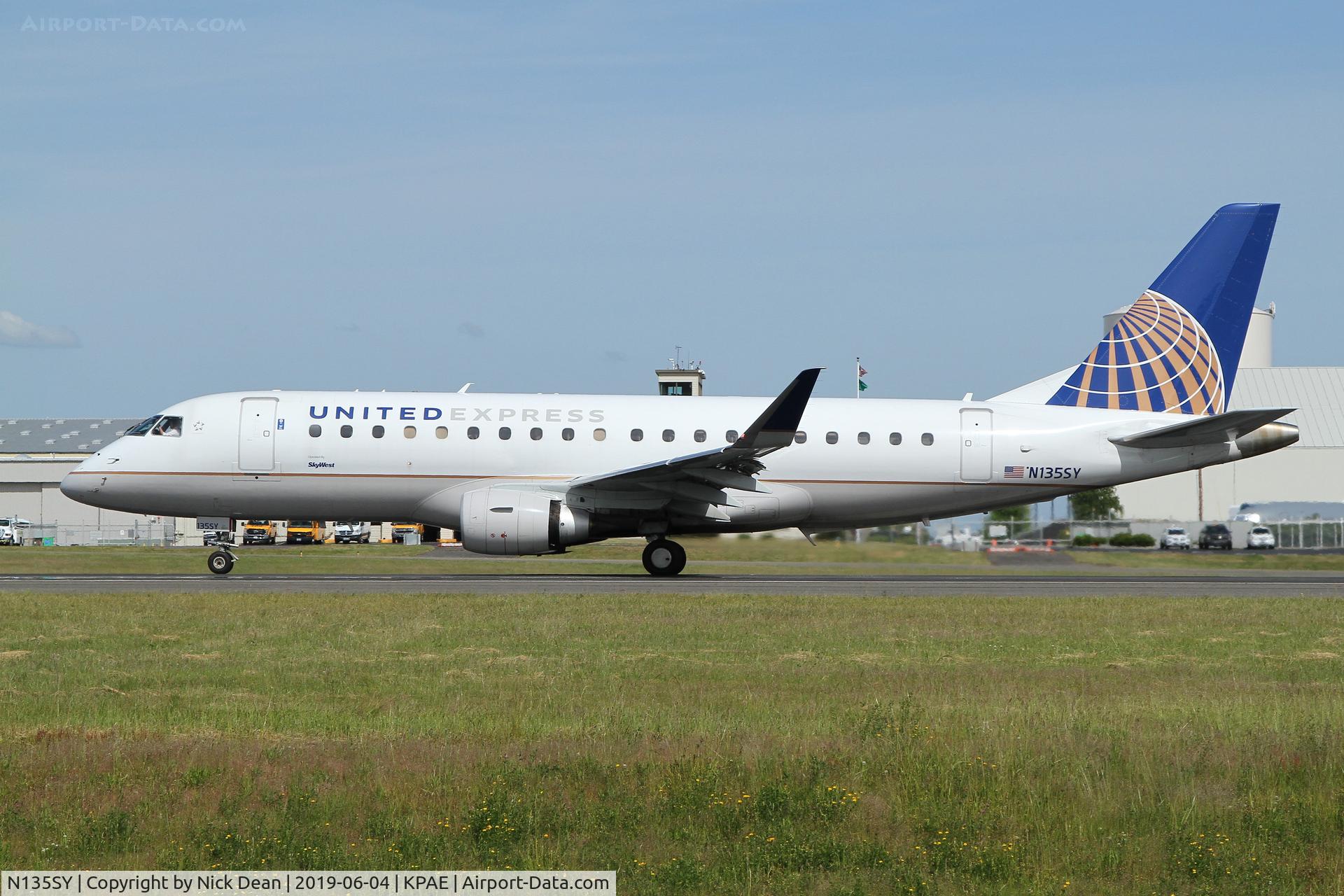 N135SY, 2015 Embraer 175LR (ERJ-170-200LR) C/N 17000460, PAE/KPAE