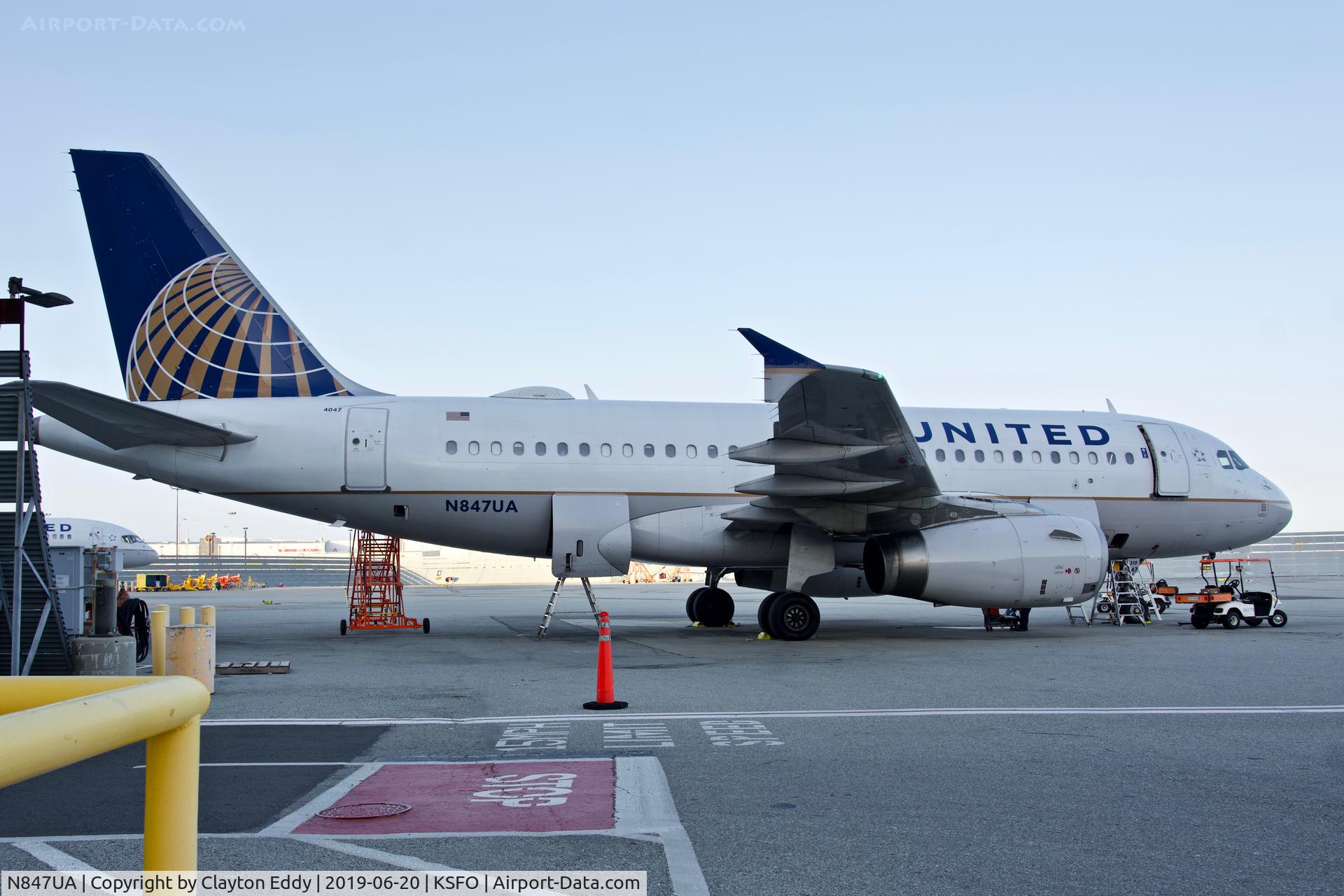 N847UA, 2001 Airbus A319-131 C/N 1627, SFO 2019.