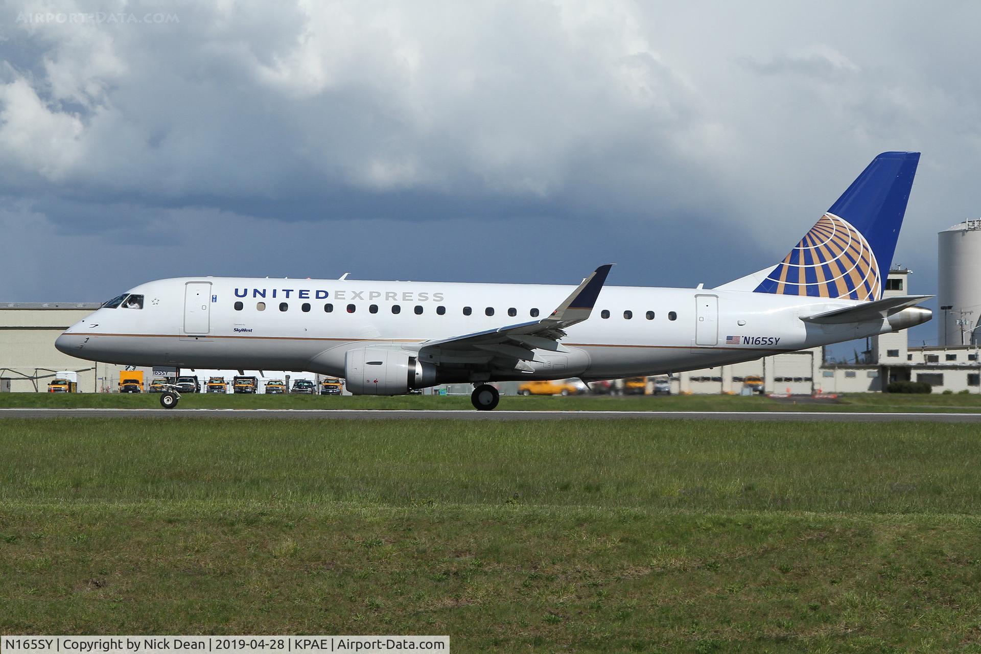 N165SY, 2016 Embraer 175LR (ERJ-170-200LR) C/N 17000613, PAE/KPAE