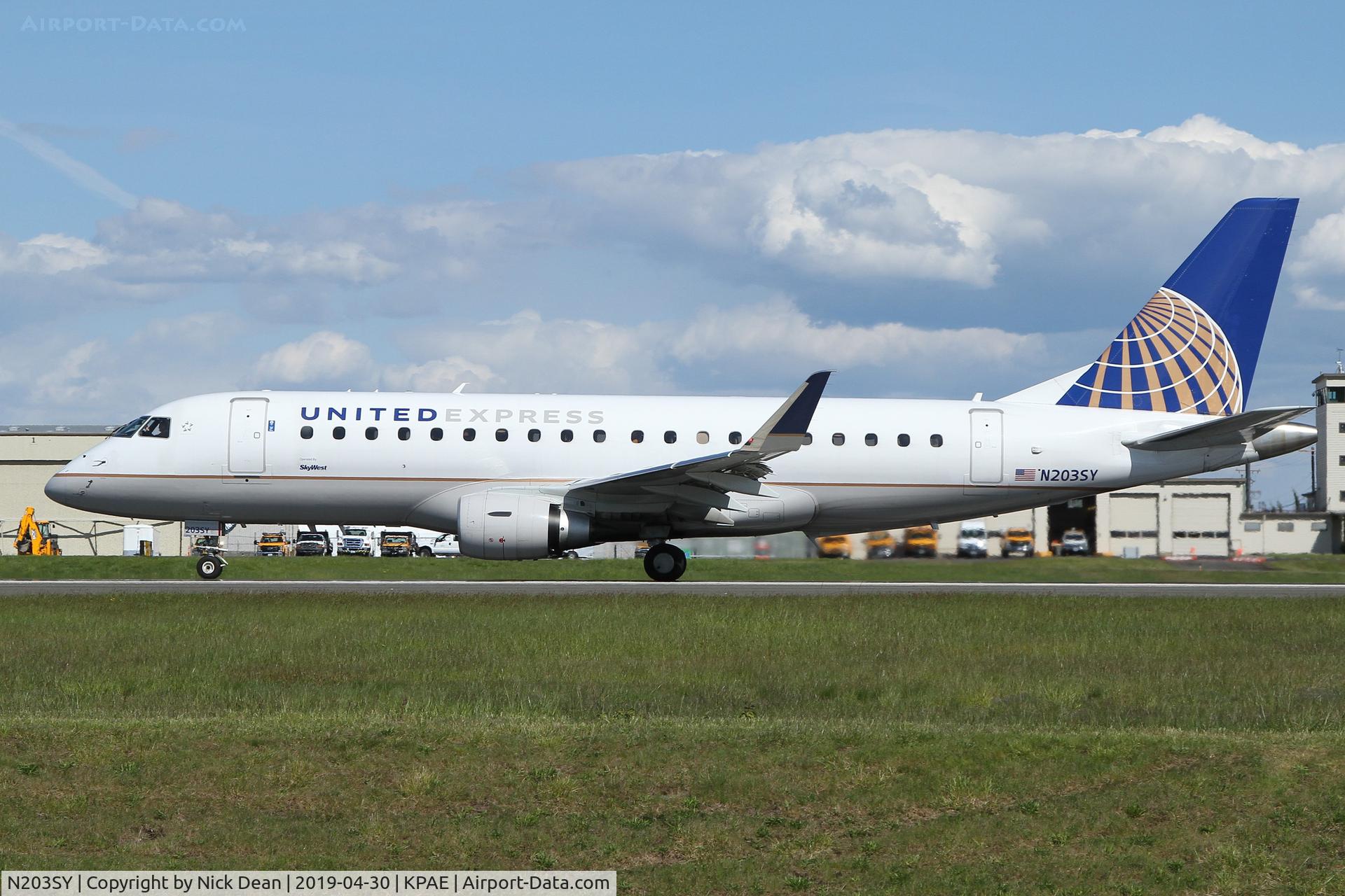N203SY, 2016 Embraer 175LR (ERJ-170-200LR) C/N 17000625, PAE/KPAE