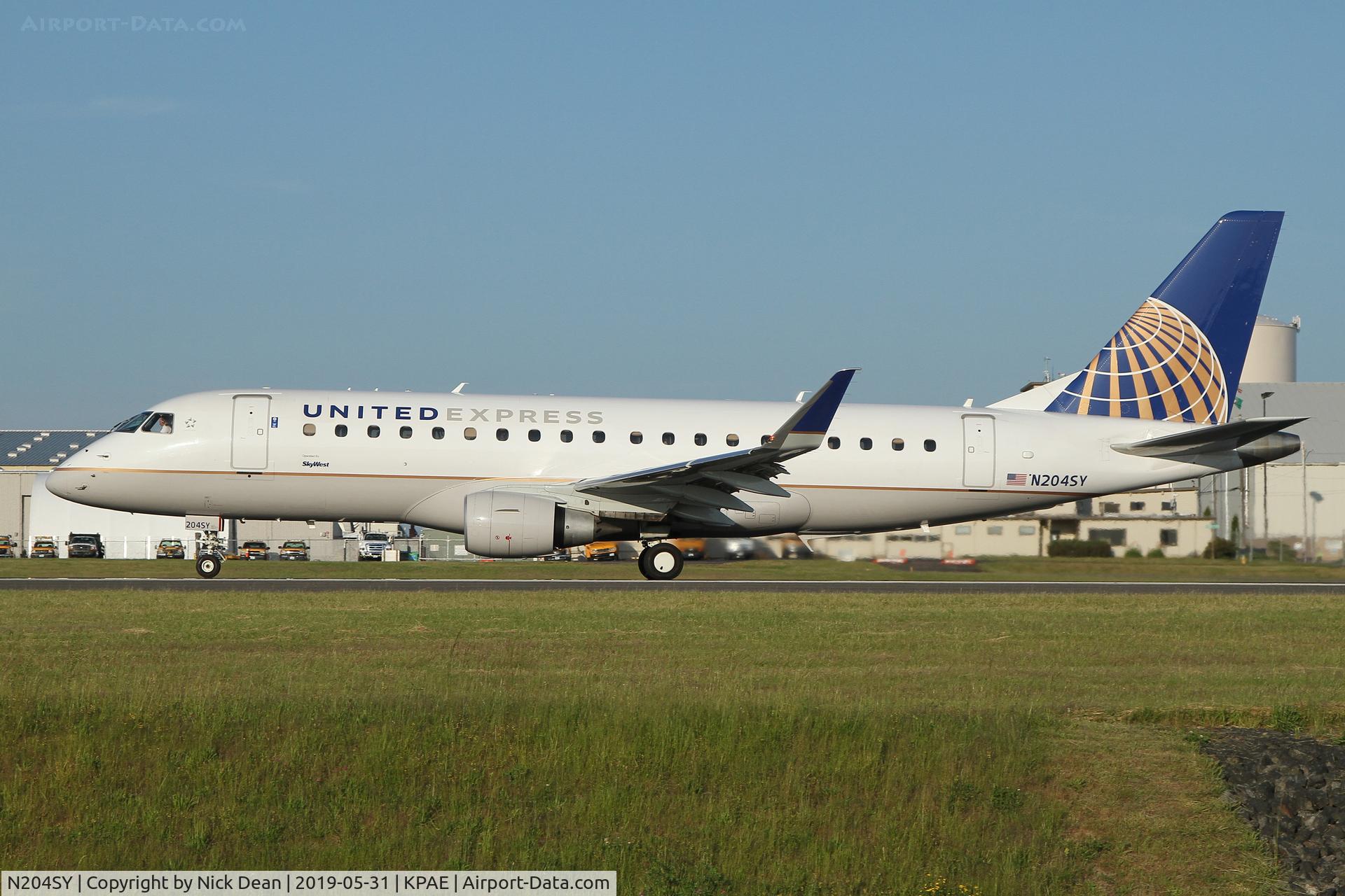 N204SY, 2016 Embraer 175LR (ERJ-170-200LR) C/N 17000626, PAE/KPAE