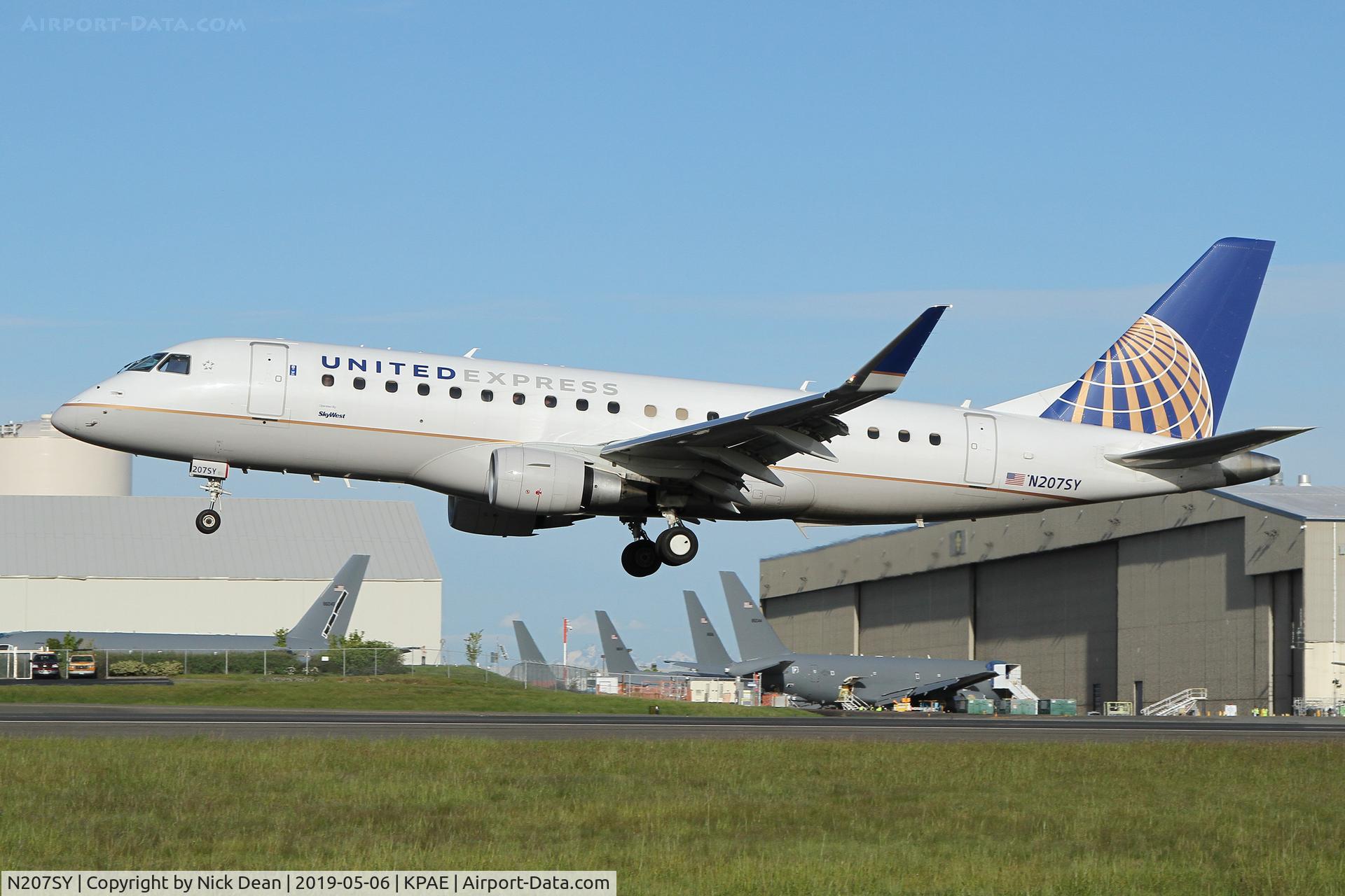 N207SY, 2017 Embraer 175LR (ERJ-170-200LR) C/N 17000643, PAE/KPAE
