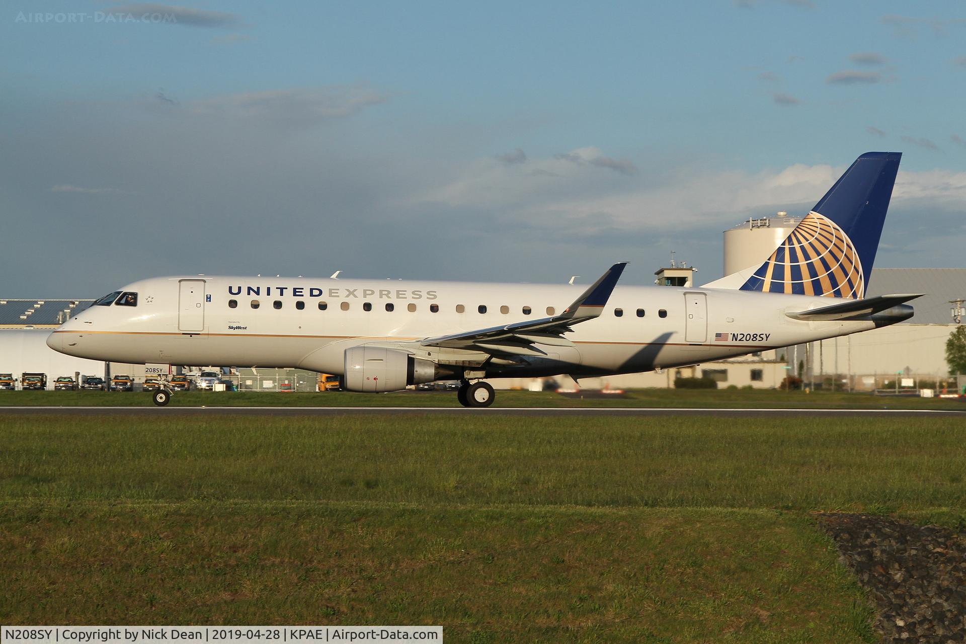 N208SY, 2017 Embraer 175LR (ERJ-170-200LR) C/N 17000644, PAE/KPAE