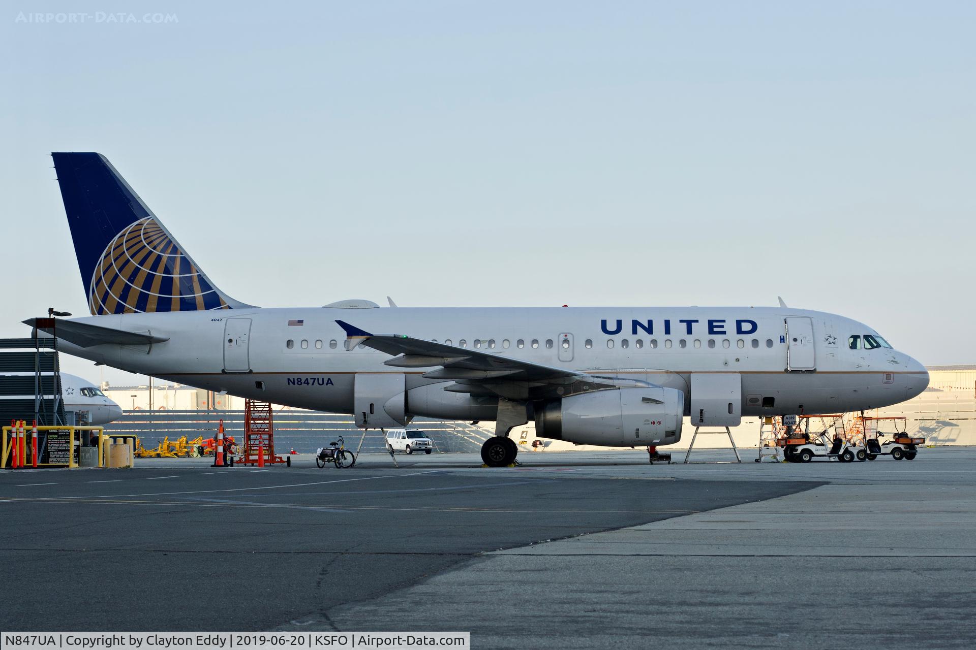 N847UA, 2001 Airbus A319-131 C/N 1627, SFO 2019.