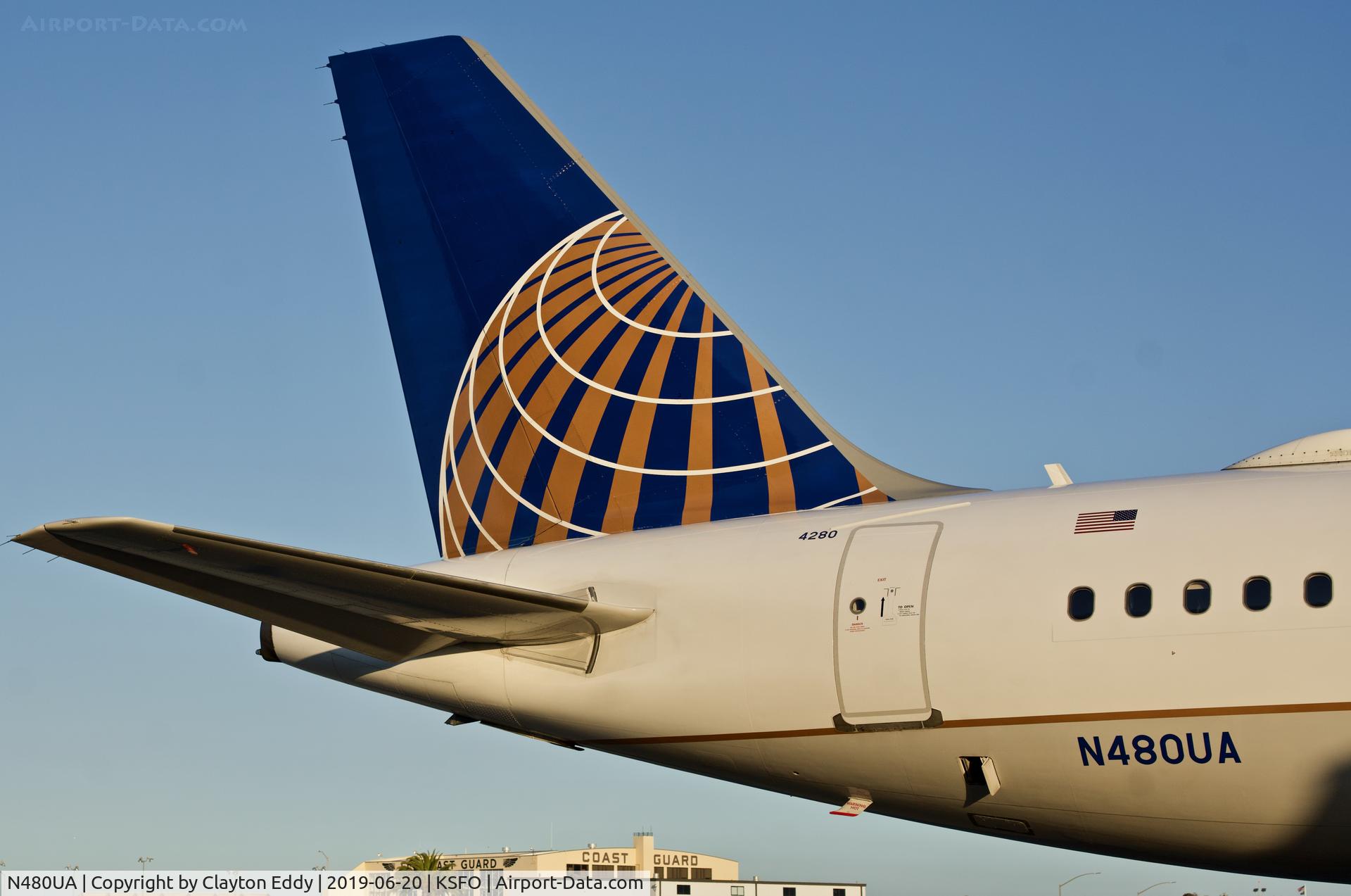 N480UA, 2001 Airbus A320-232 C/N 1555, SFO 2019.