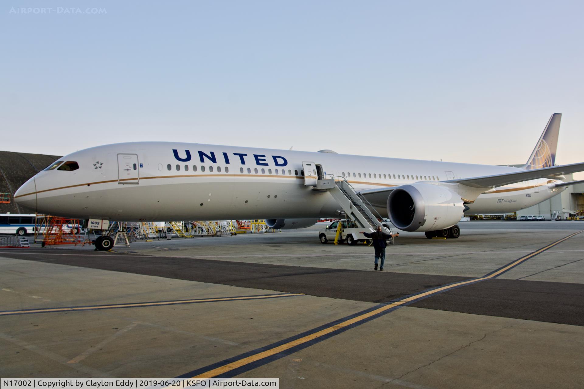 N17002, 2018 Boeing 787-10 Dreamliner C/N 40930, SFO 2019.