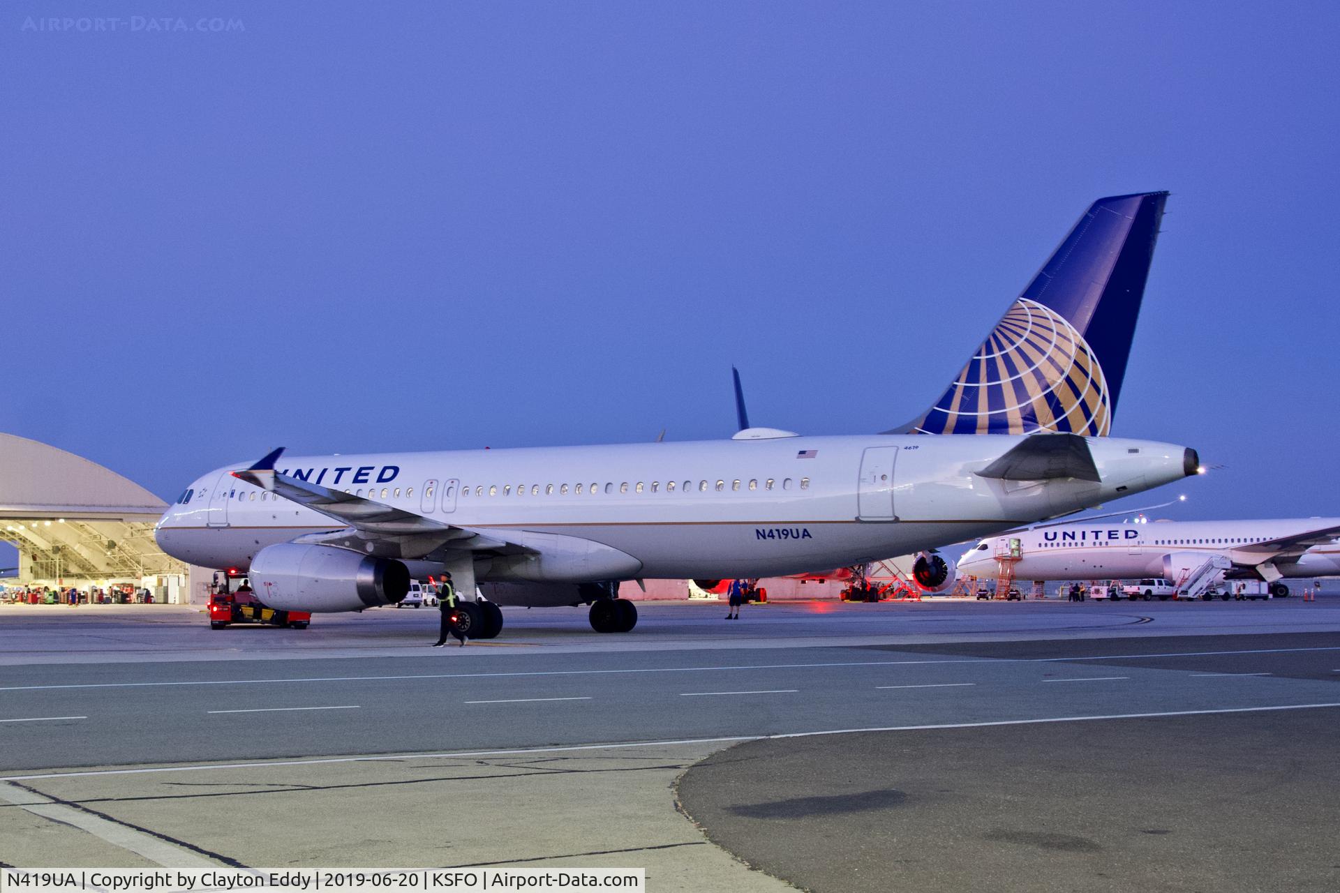N419UA, 1994 Airbus A320-232 C/N 487, SFO 2019.