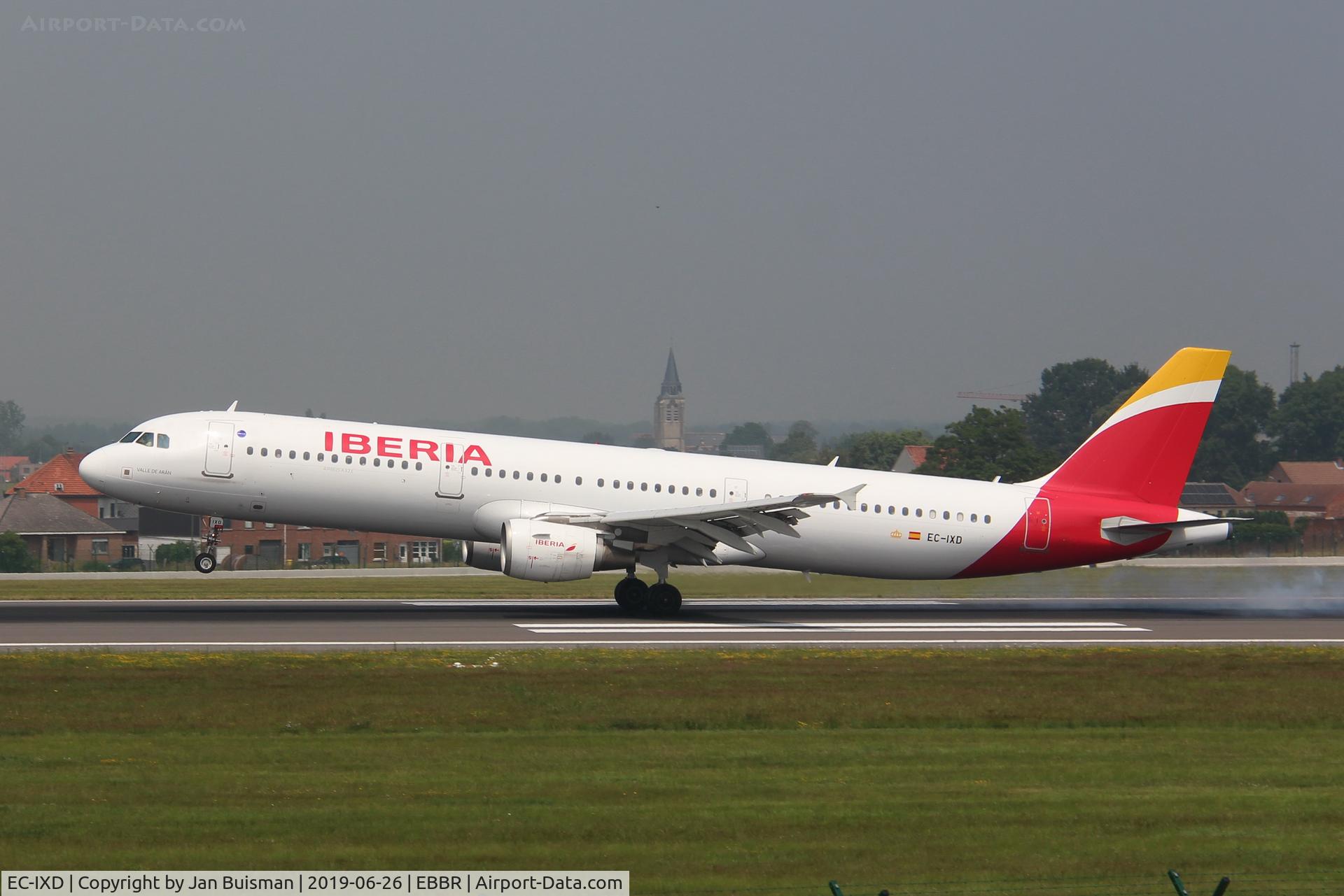 EC-IXD, 2004 Airbus A321-211 C/N 2220, Iberia