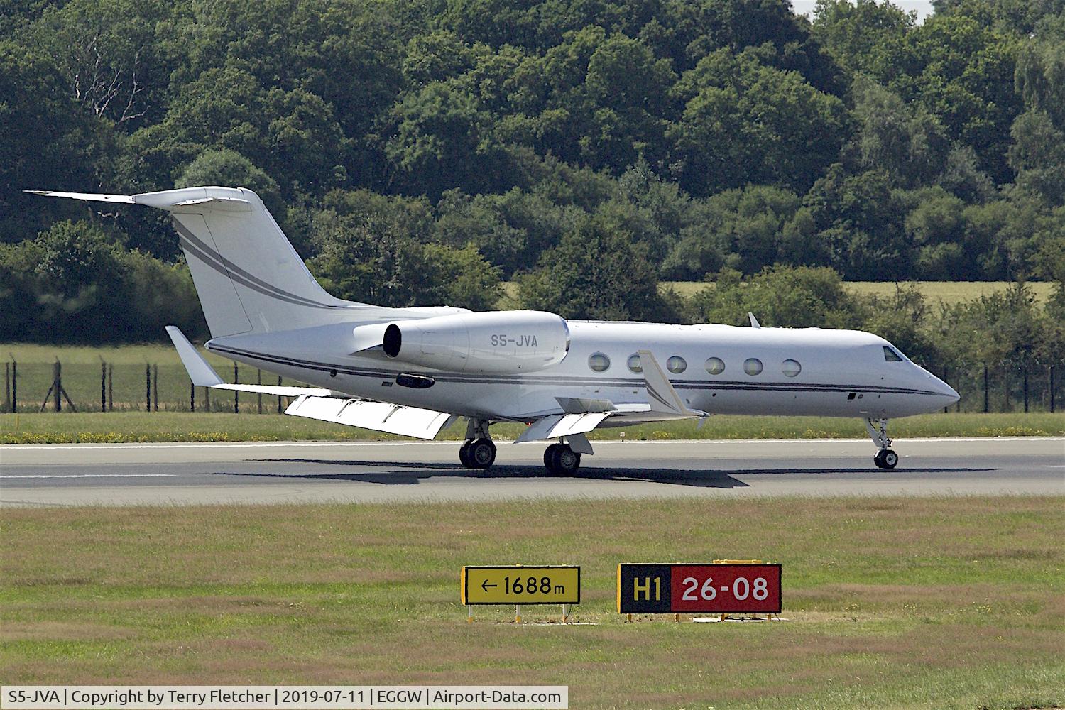 S5-JVA, Gulfstream Aerospace GIV-X (G450) C/N 4265, at Luton